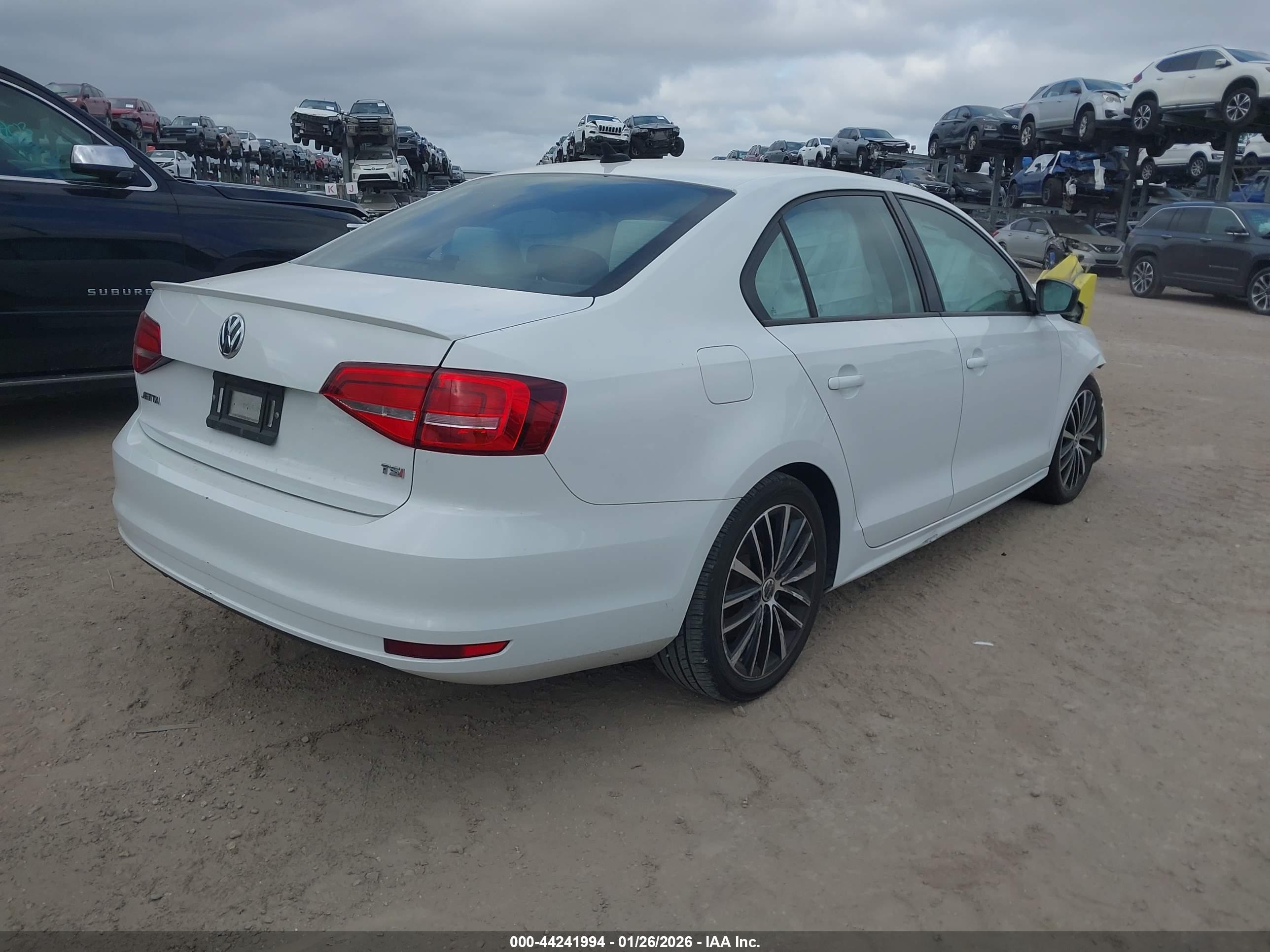 VOLKSWAGEN JETTA image 4