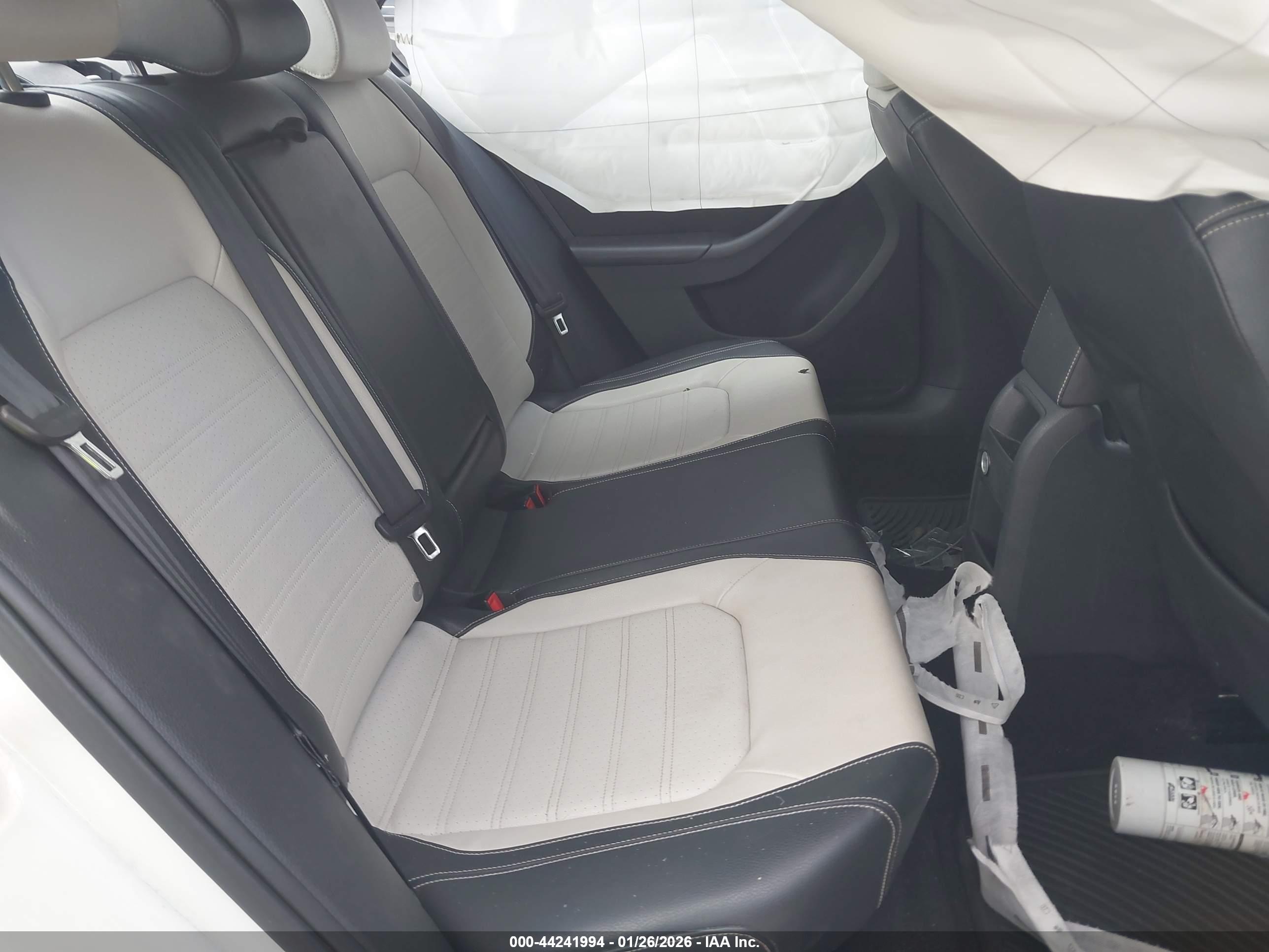 VOLKSWAGEN JETTA image 8