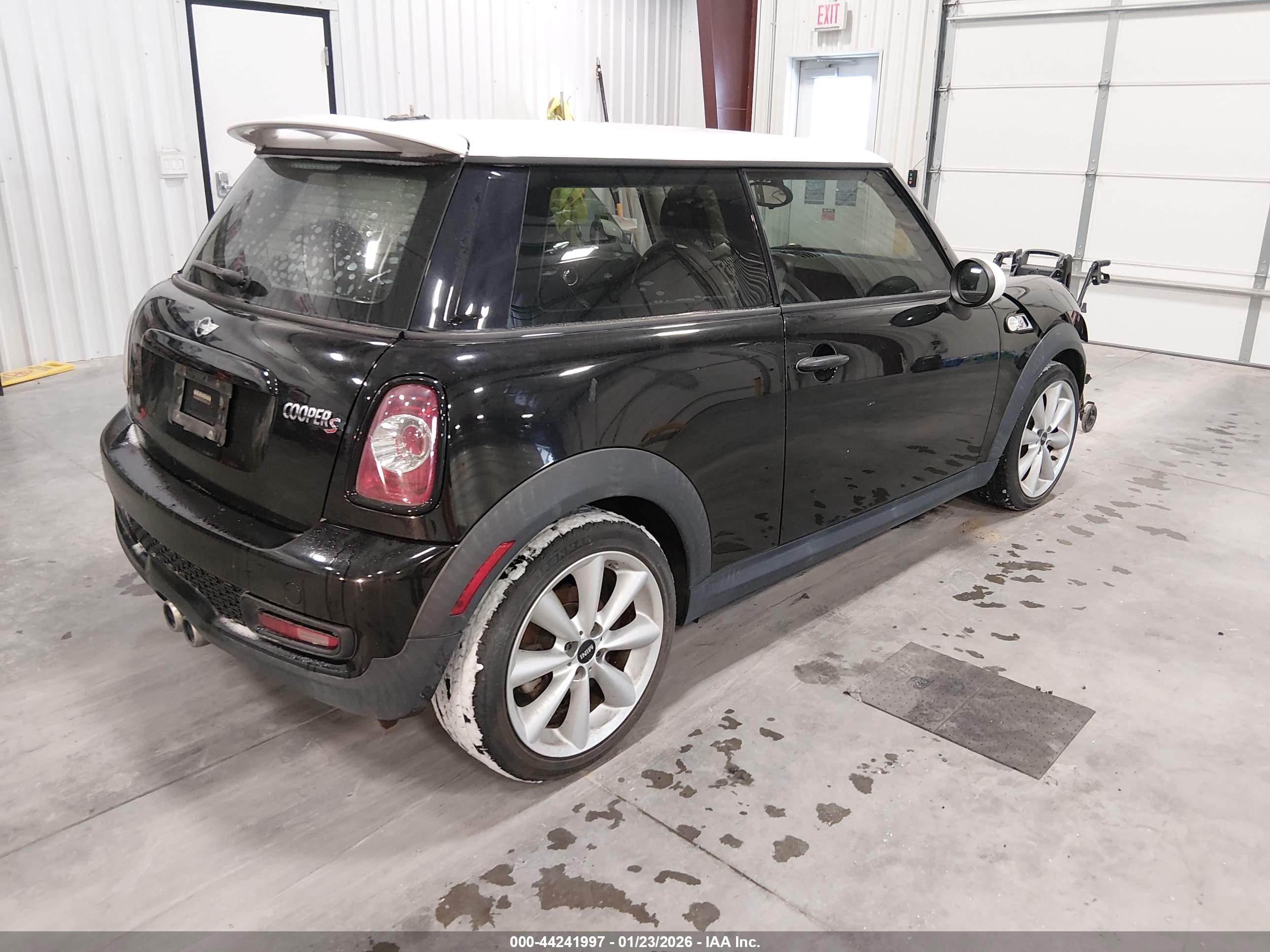 MINI COOPER image 4