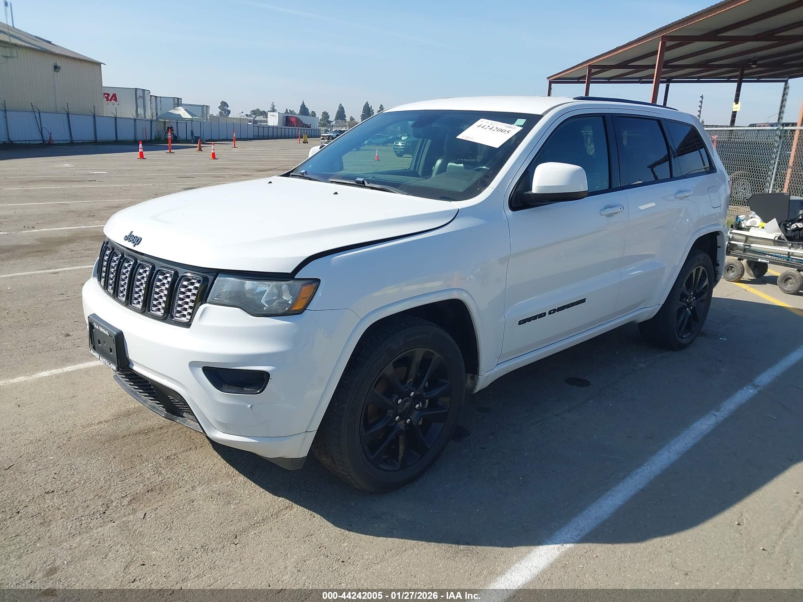 JEEP GRAND image 2