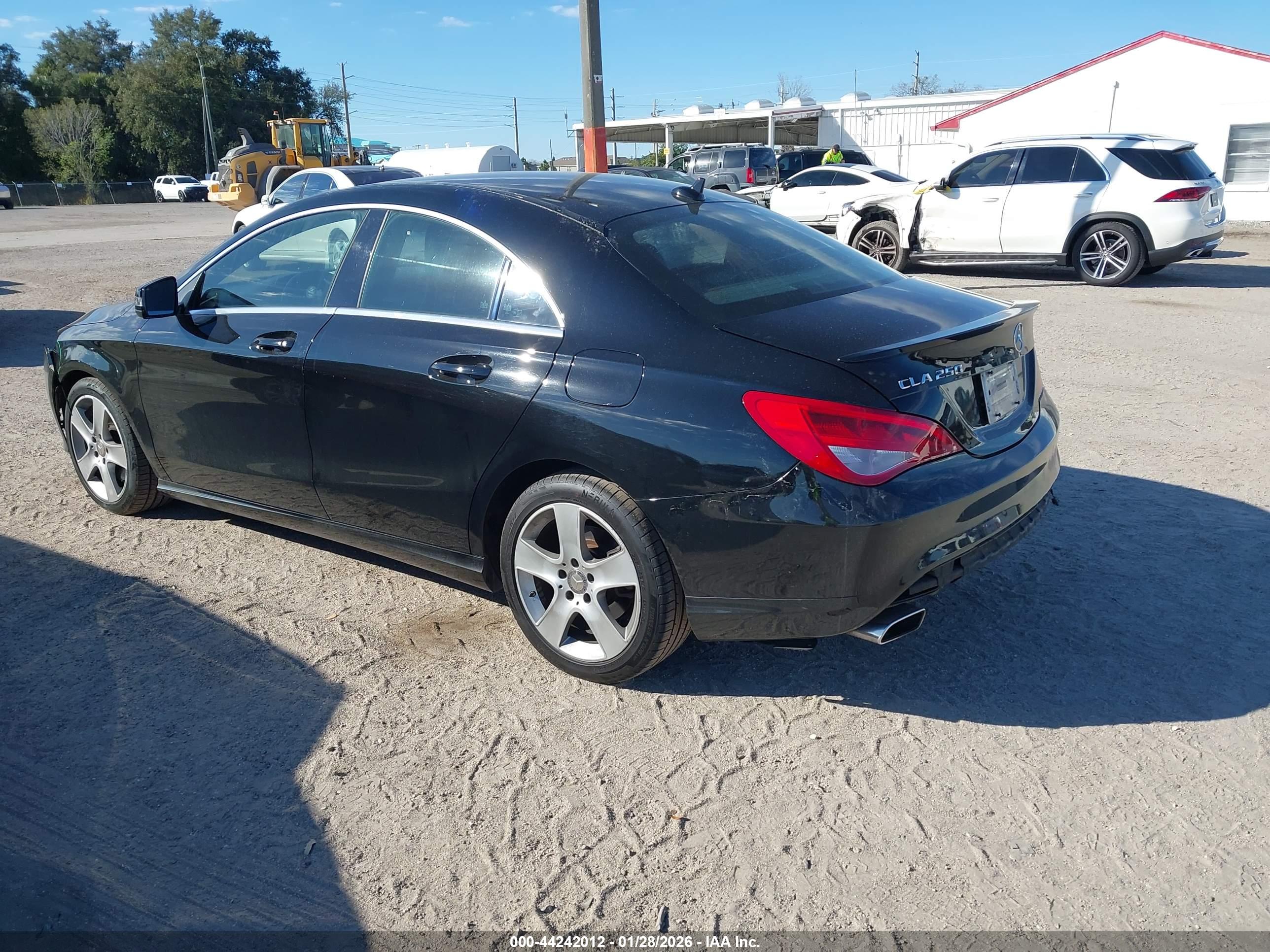 MERCEDES-BENZ CLA image 3