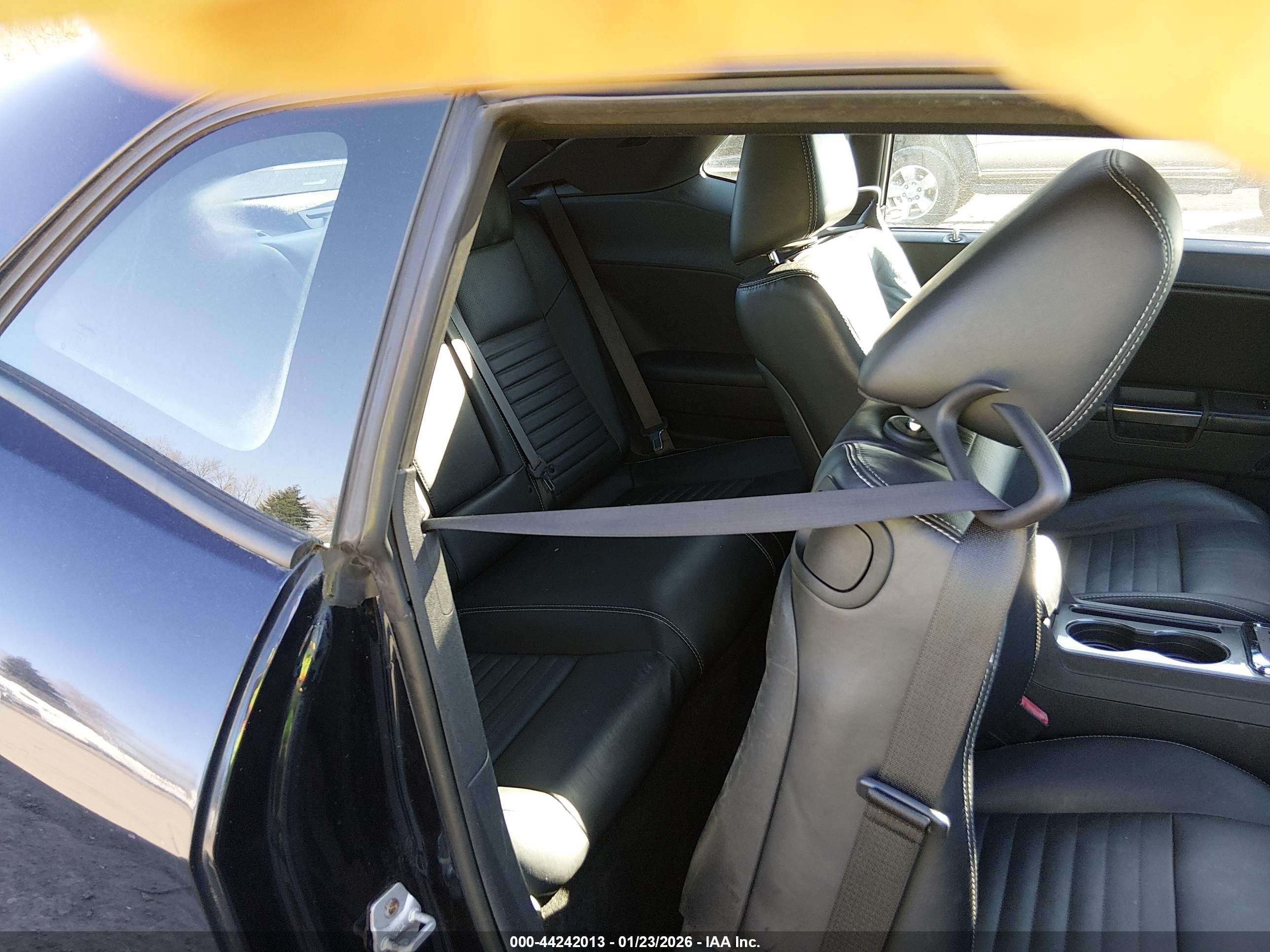 DODGE CHALLENGER image 8