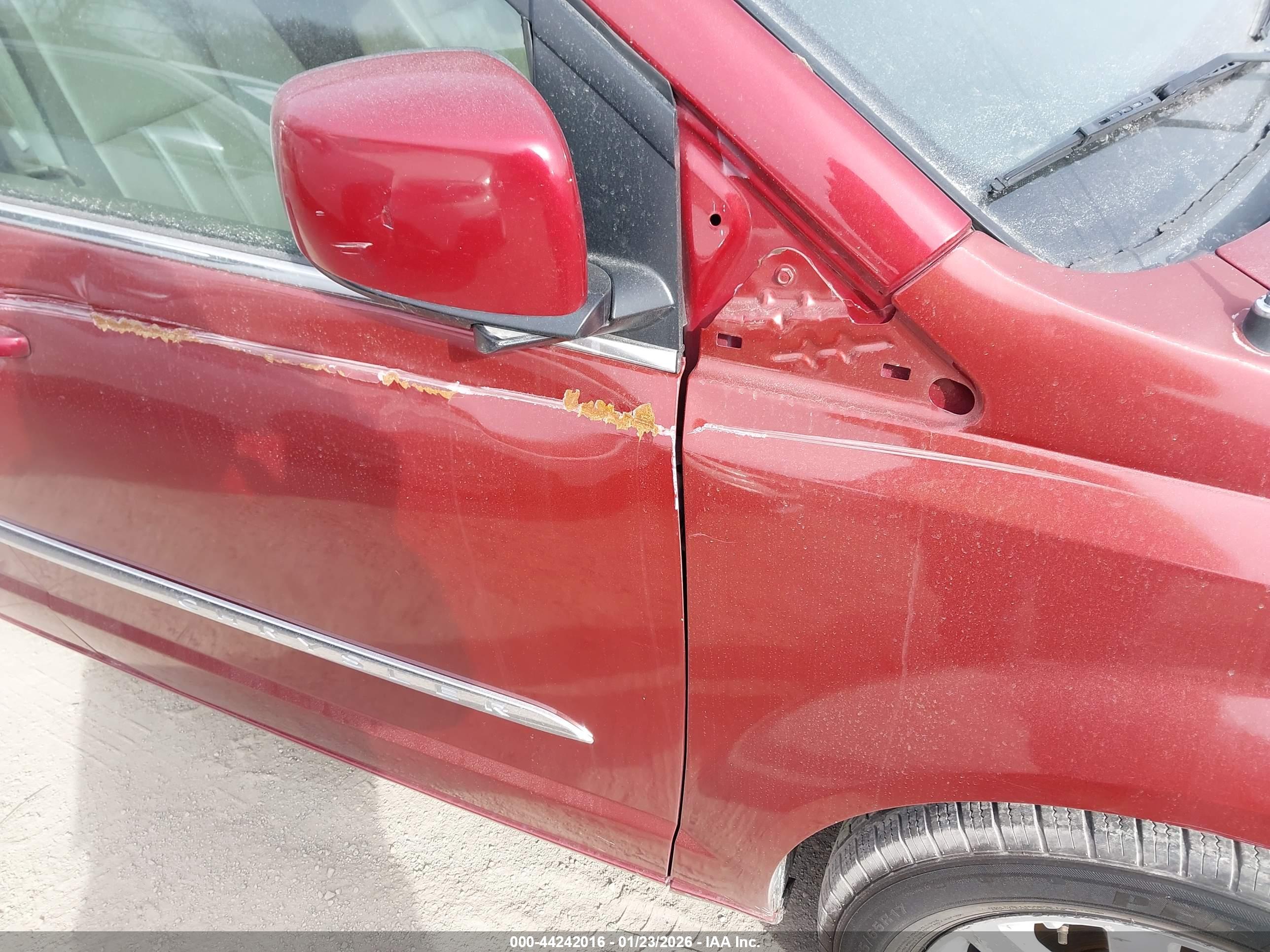 CHRYSLER TOWN image 6