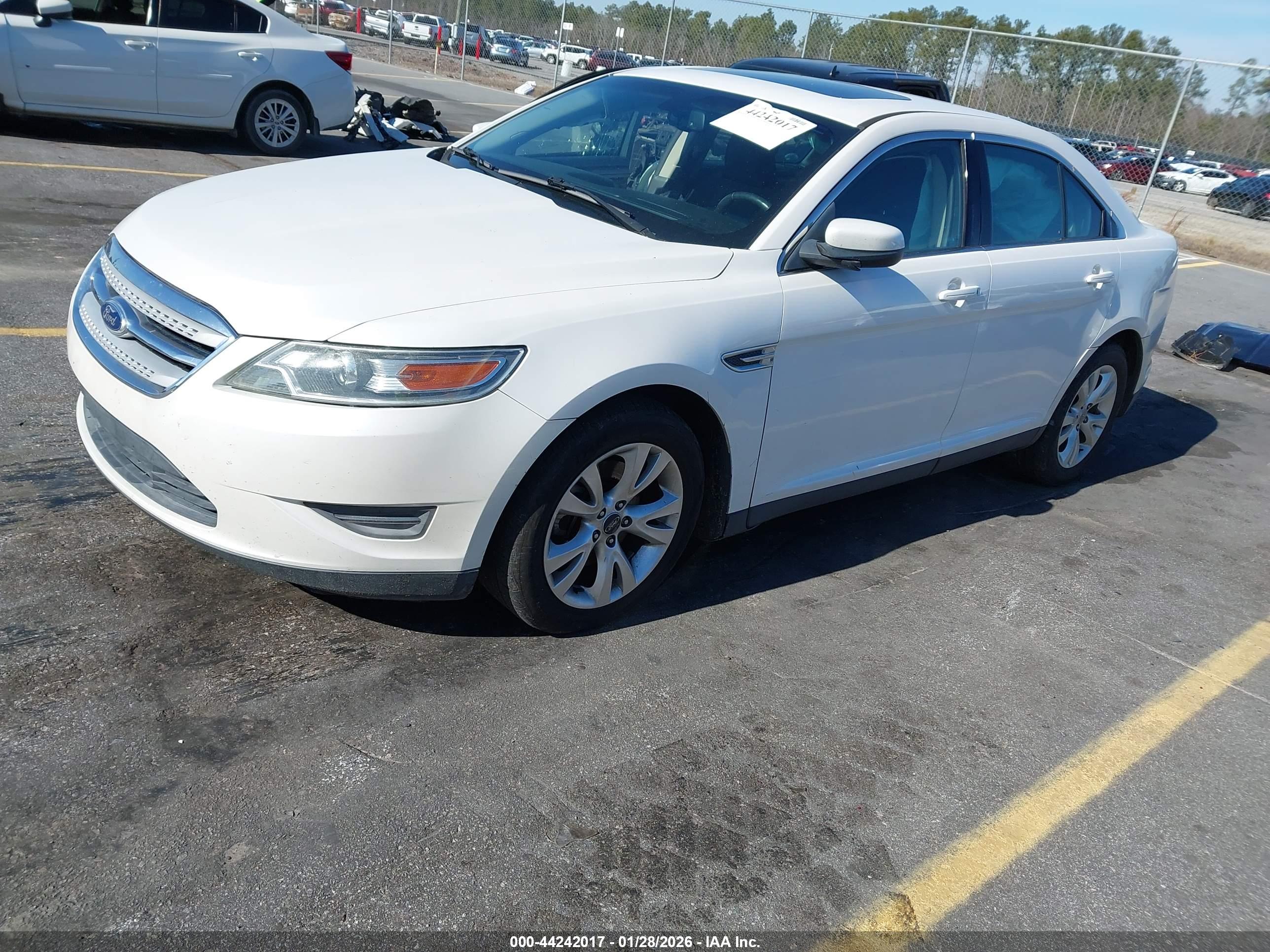 FORD TAURUS image 2