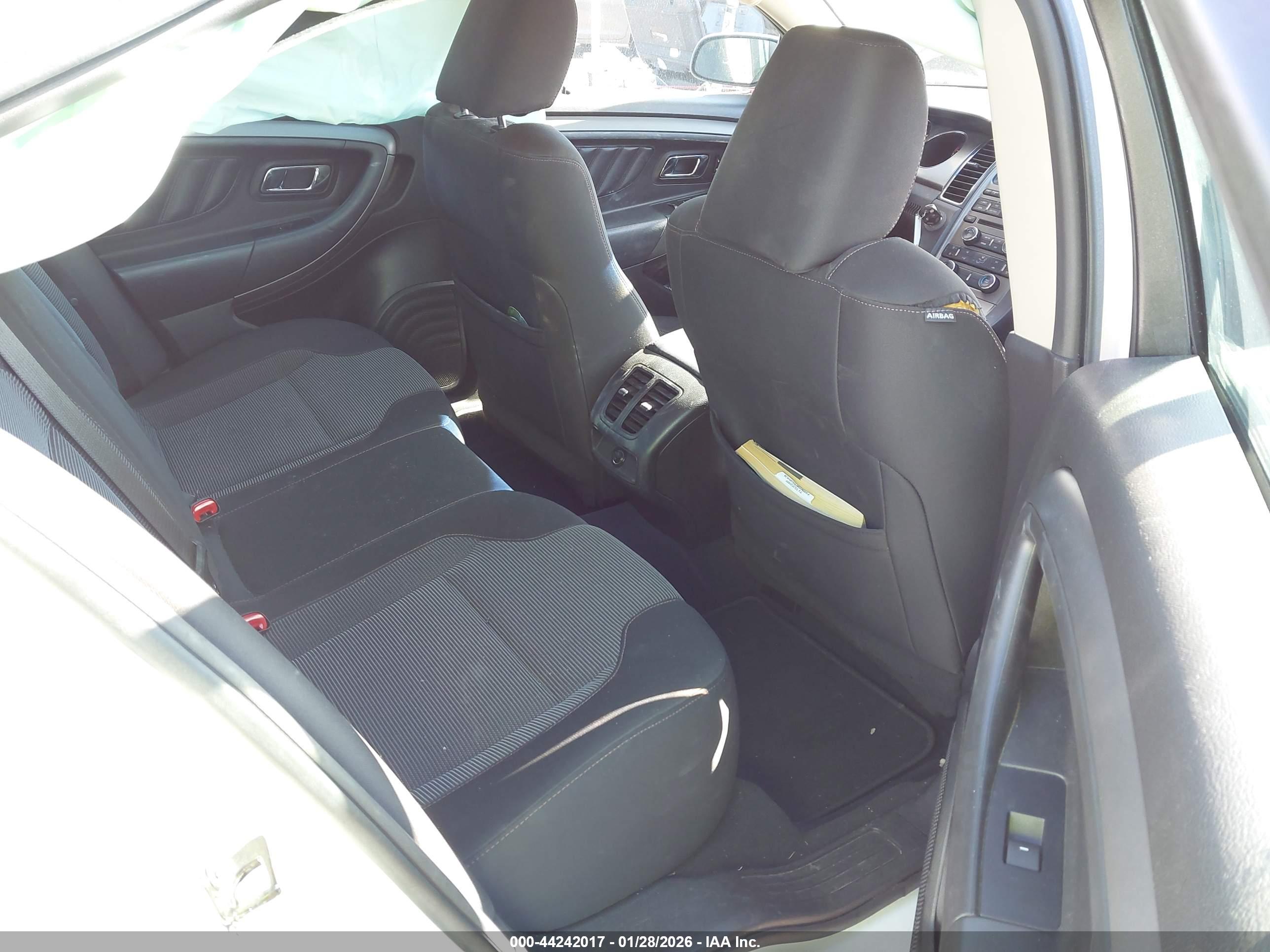 FORD TAURUS image 8