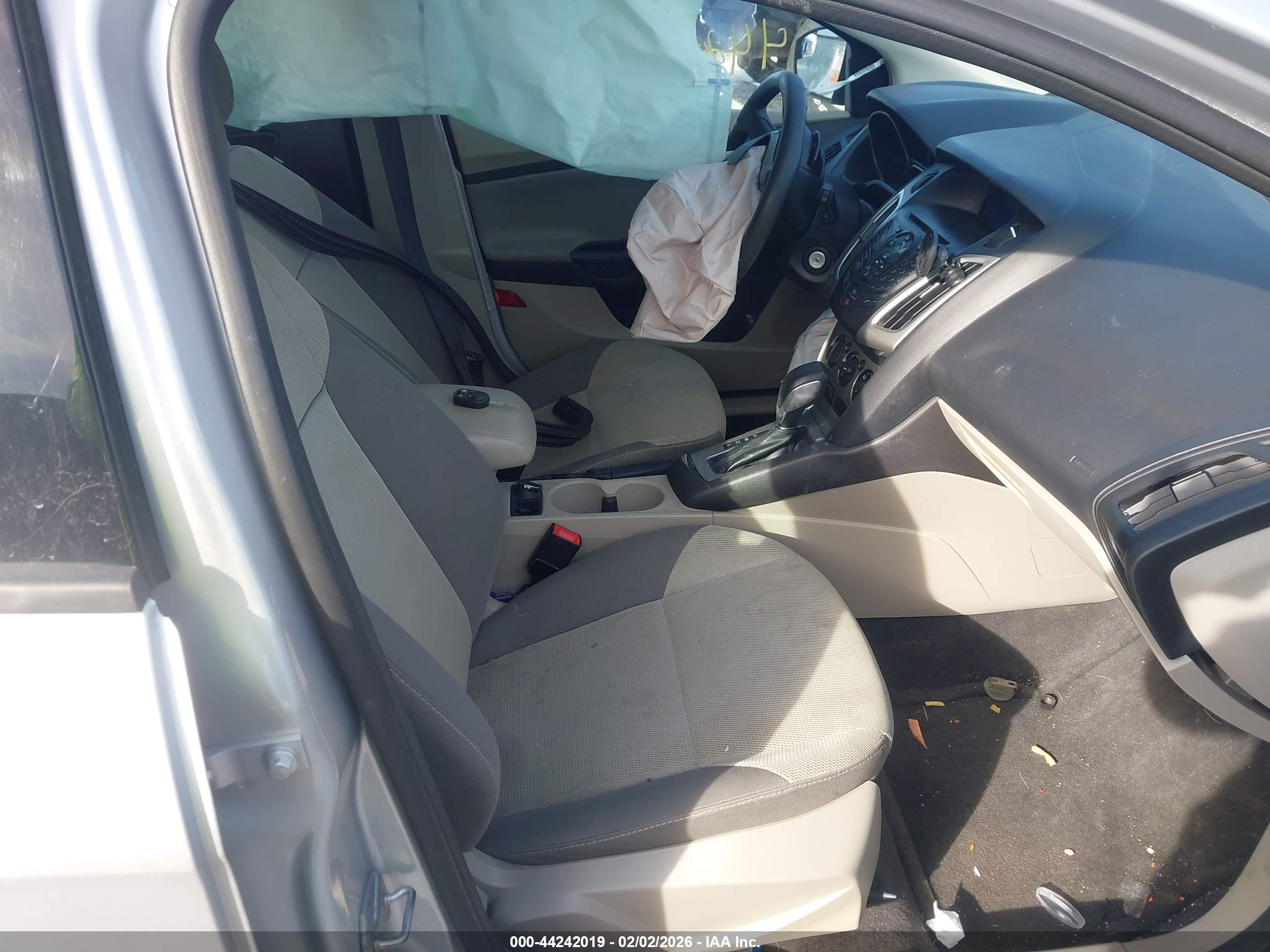 FORD FOCUS image 5