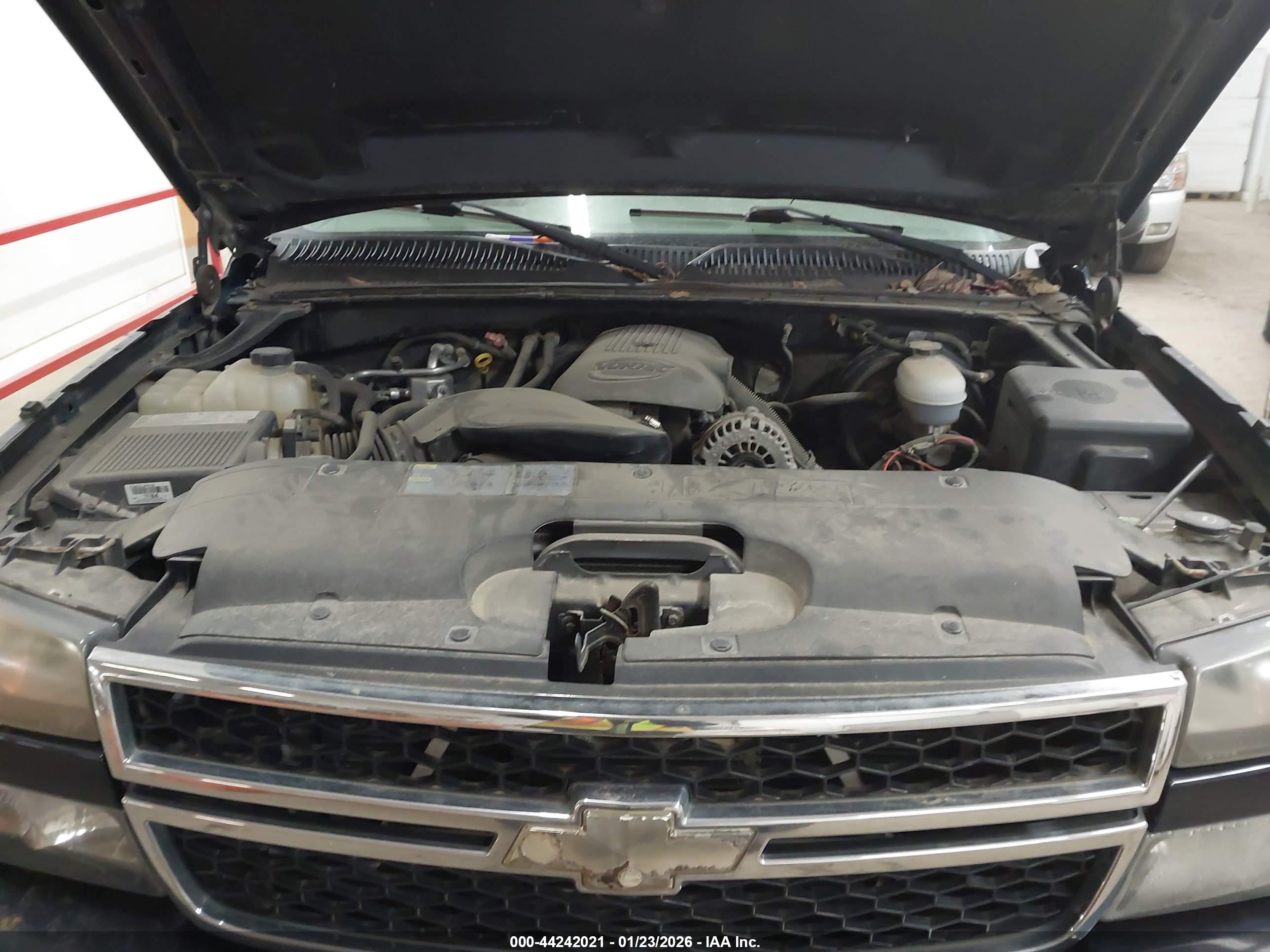 CHEVROLET SILVERADO image 10