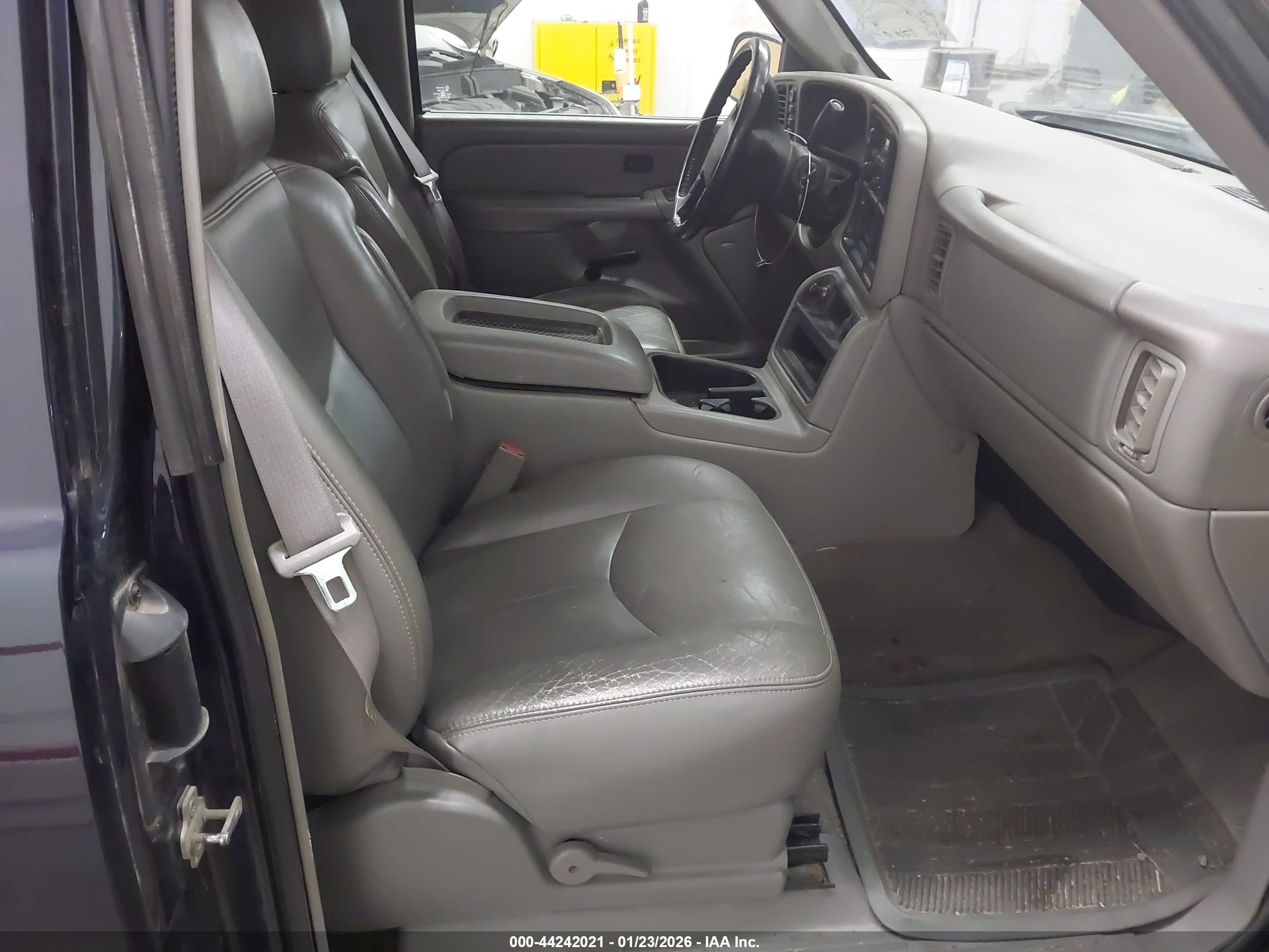 CHEVROLET SILVERADO image 5