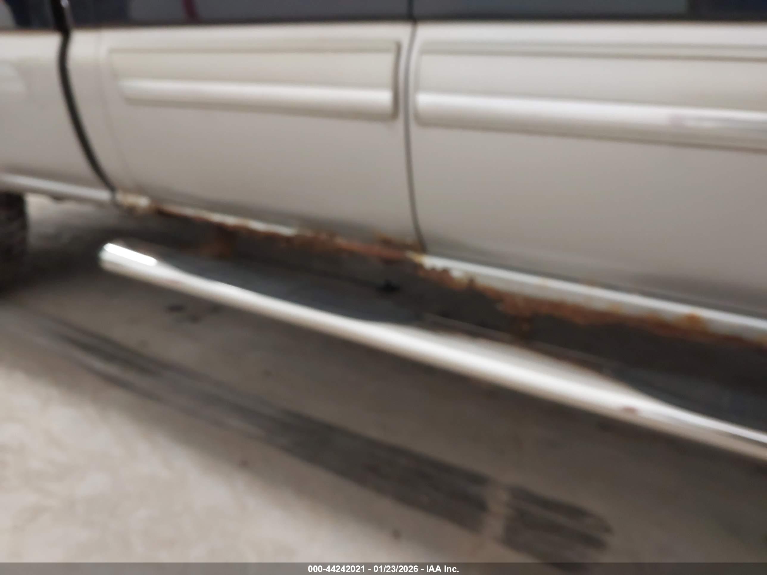 CHEVROLET SILVERADO image 6