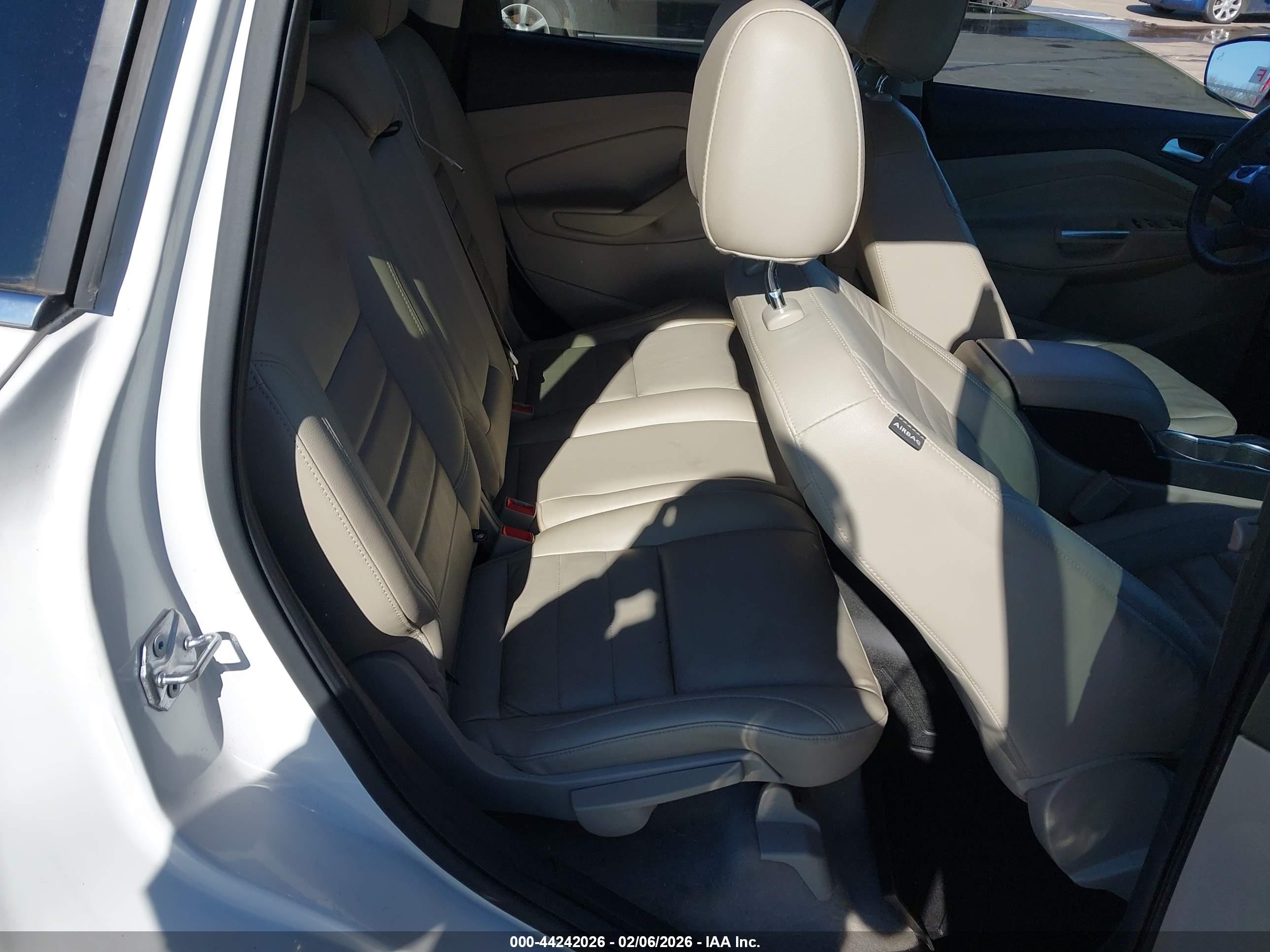 FORD ESCAPE image 8