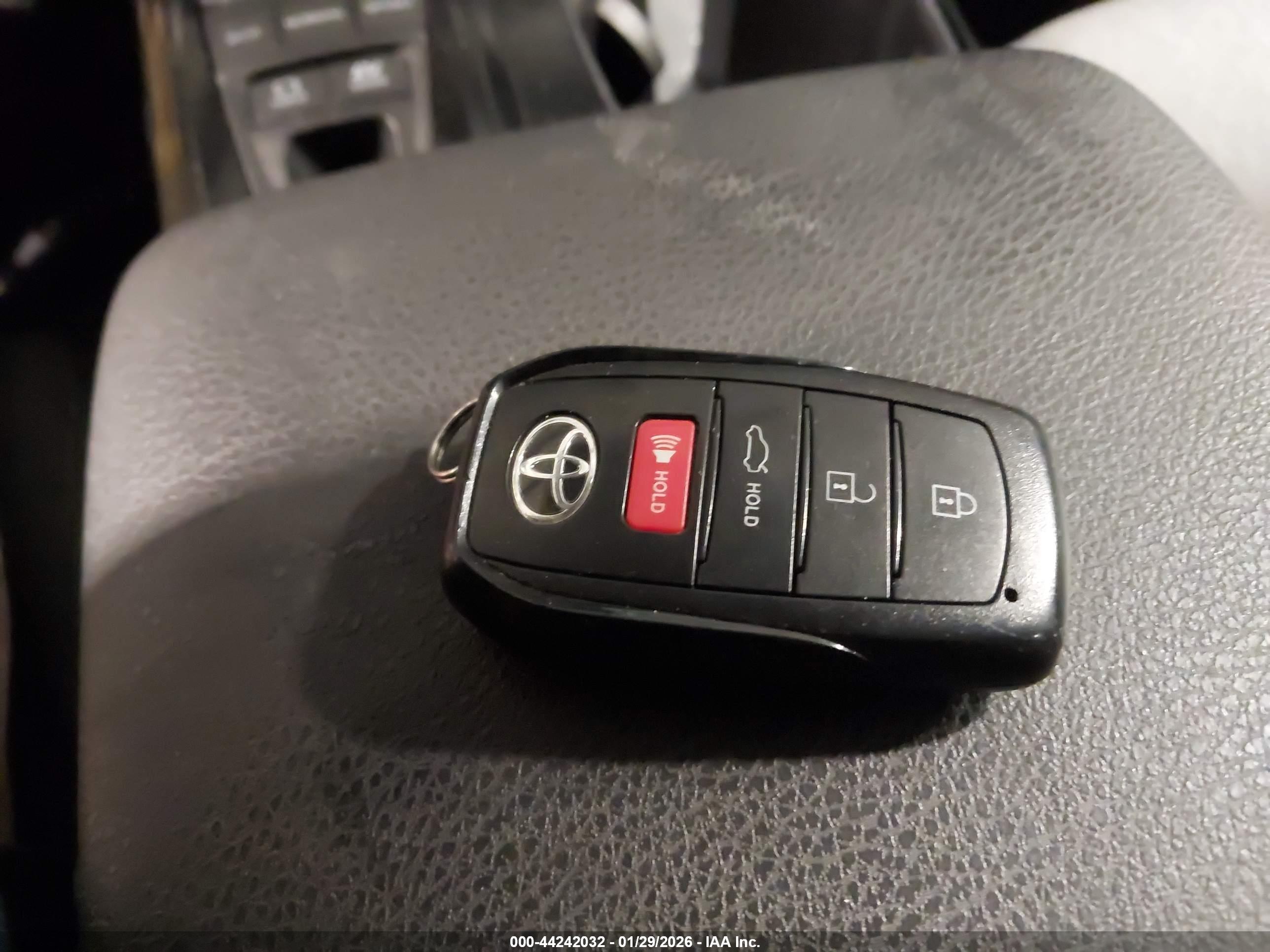 TOYOTA CAMRY image 11