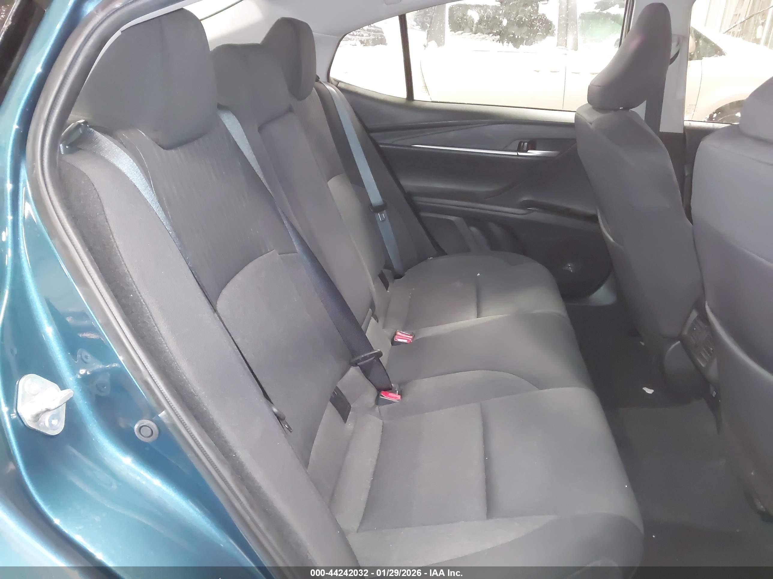 TOYOTA CAMRY image 8