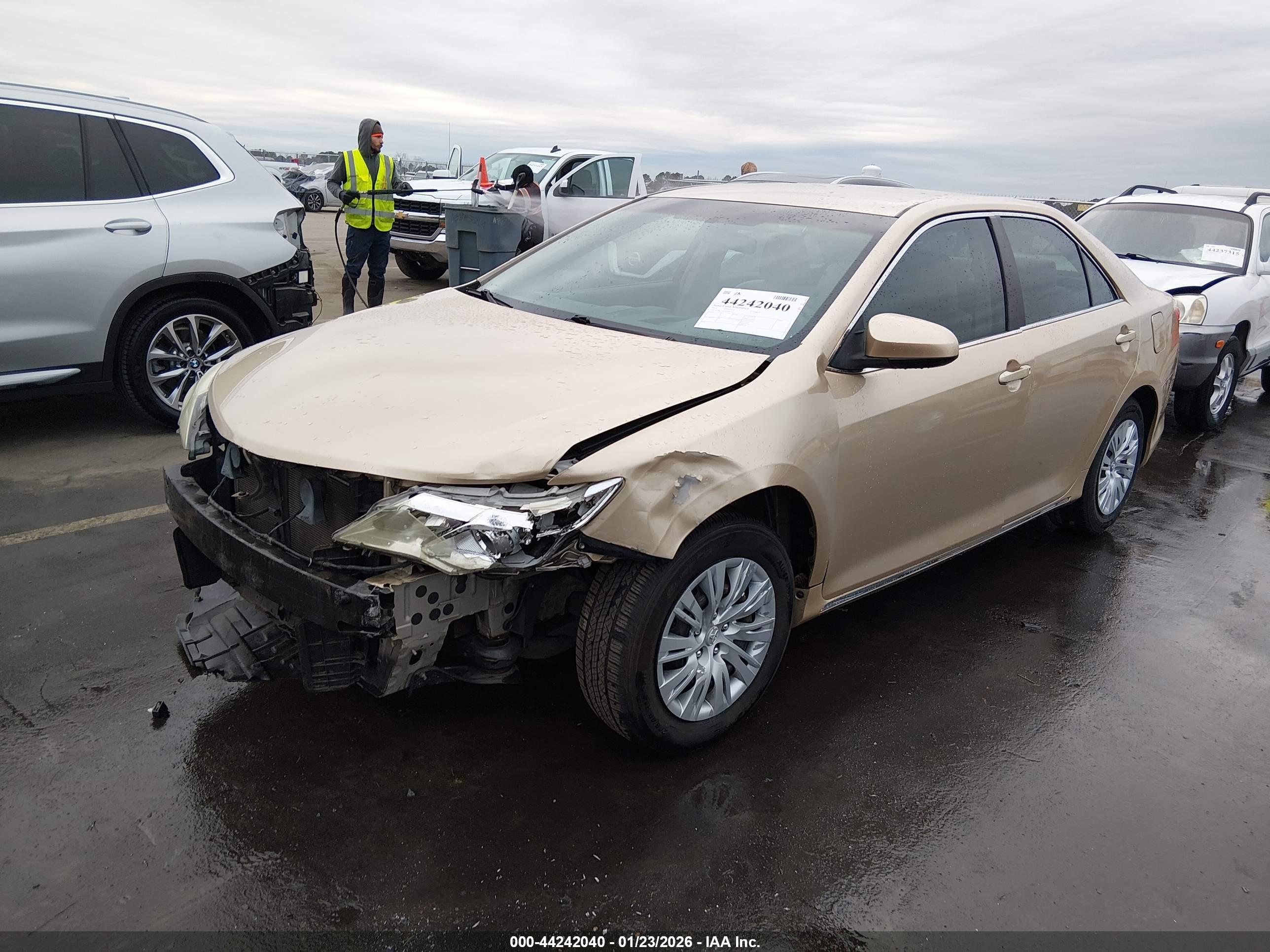 TOYOTA CAMRY image 2