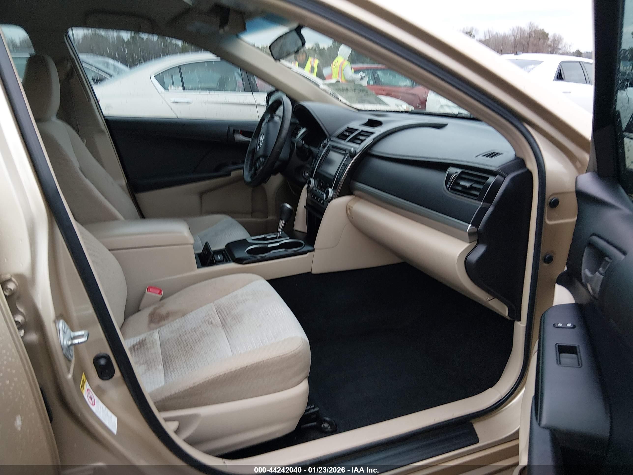 TOYOTA CAMRY image 5