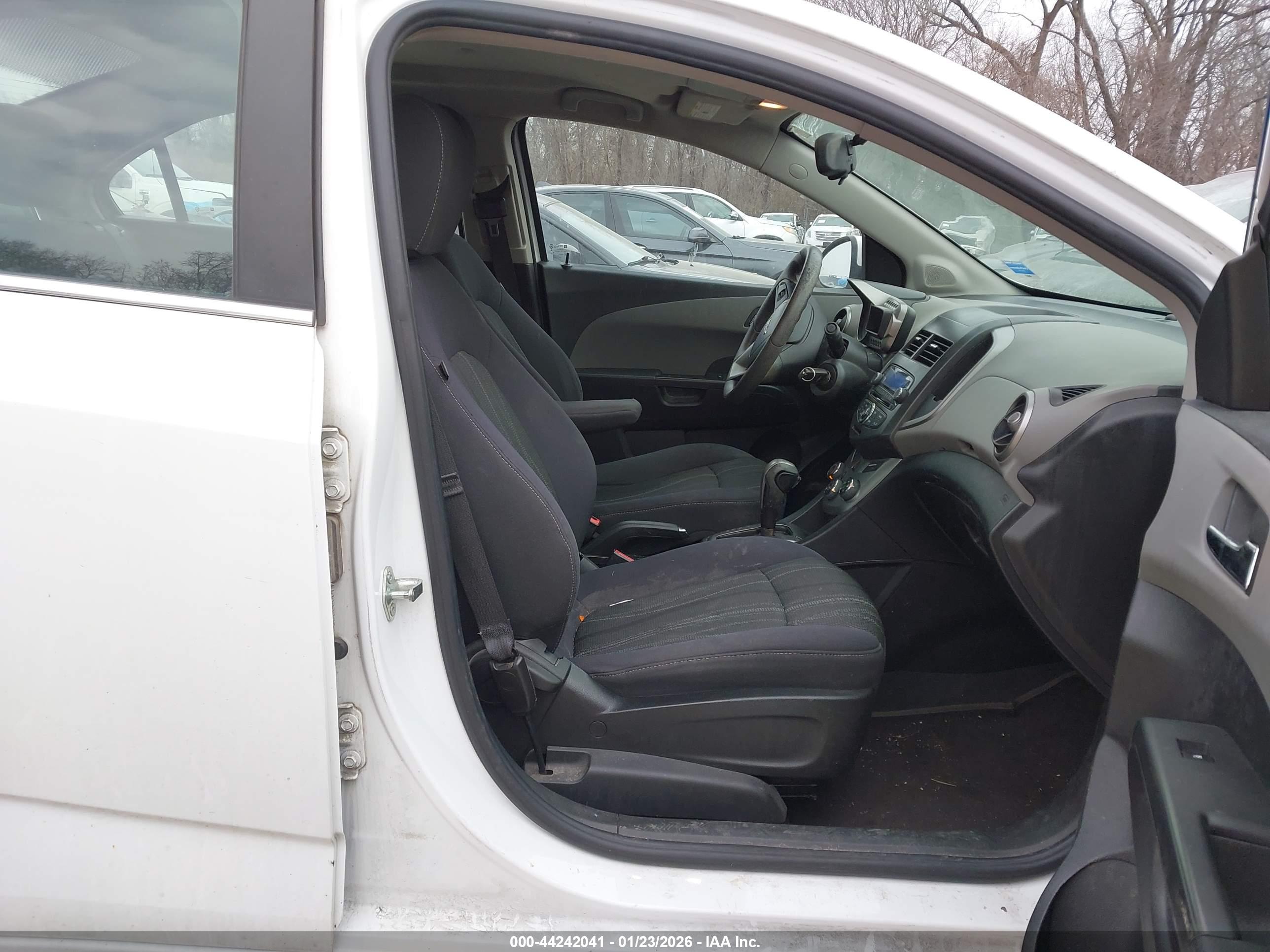 CHEVROLET SONIC image 5