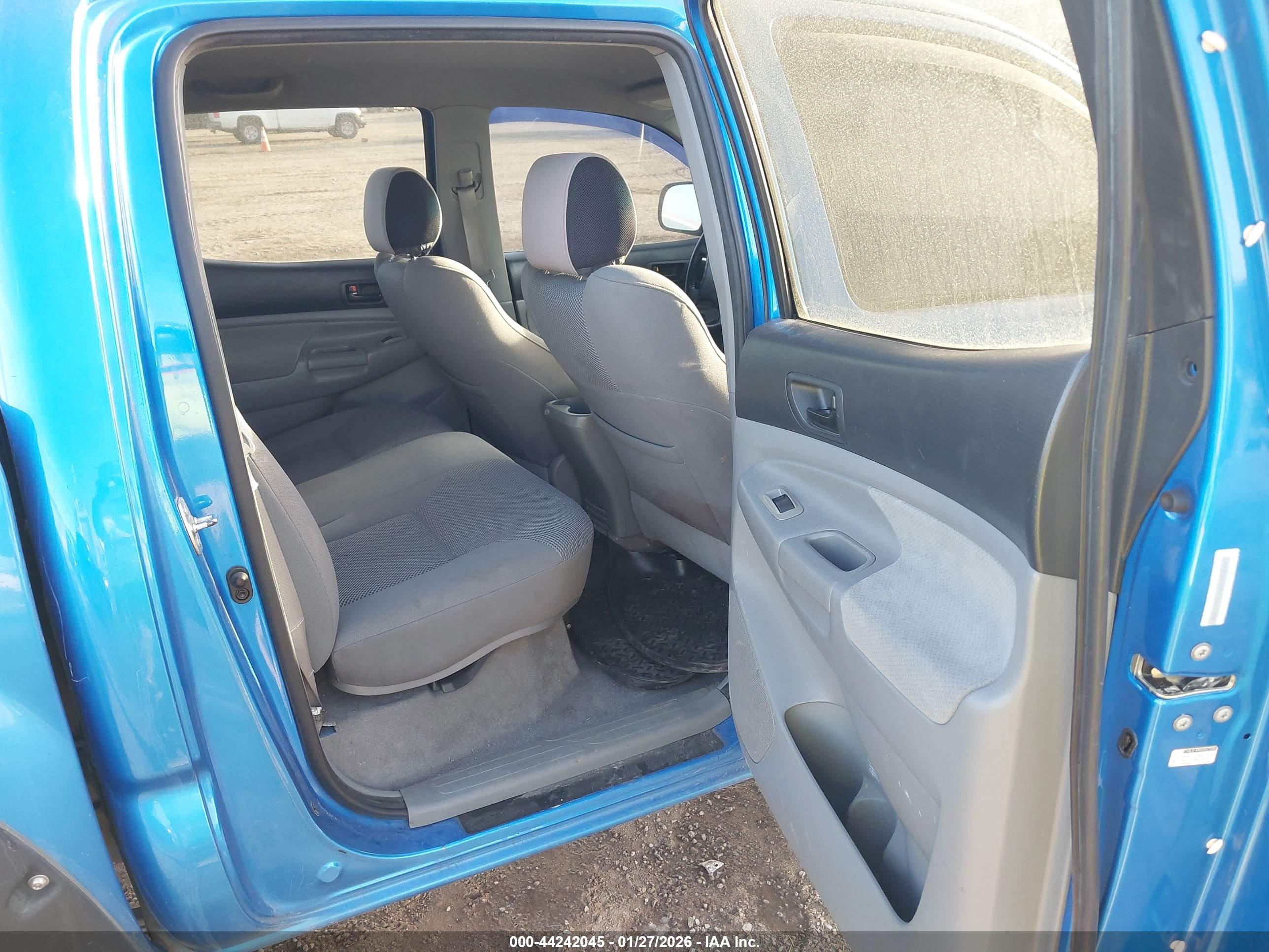 TOYOTA TACOMA image 8