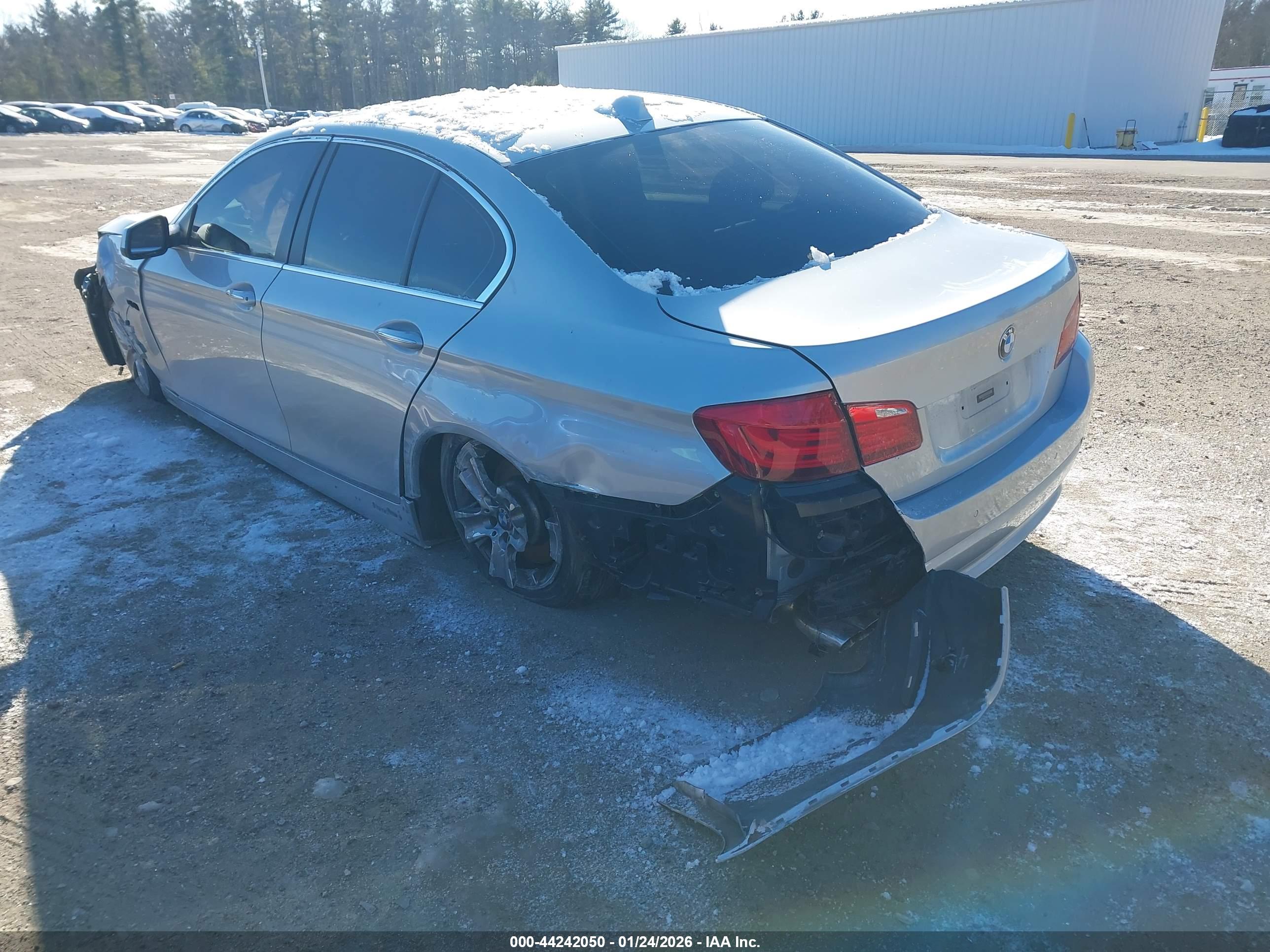BMW 528I image 3