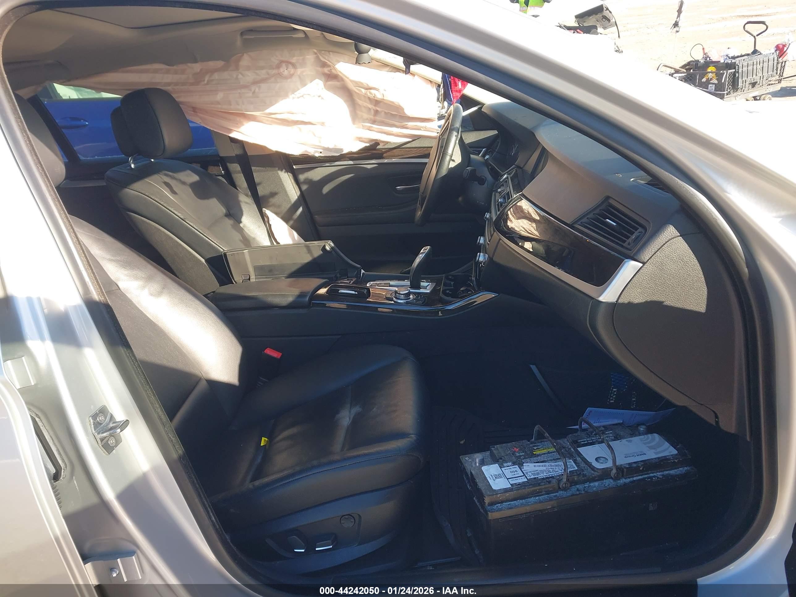 BMW 528I image 5