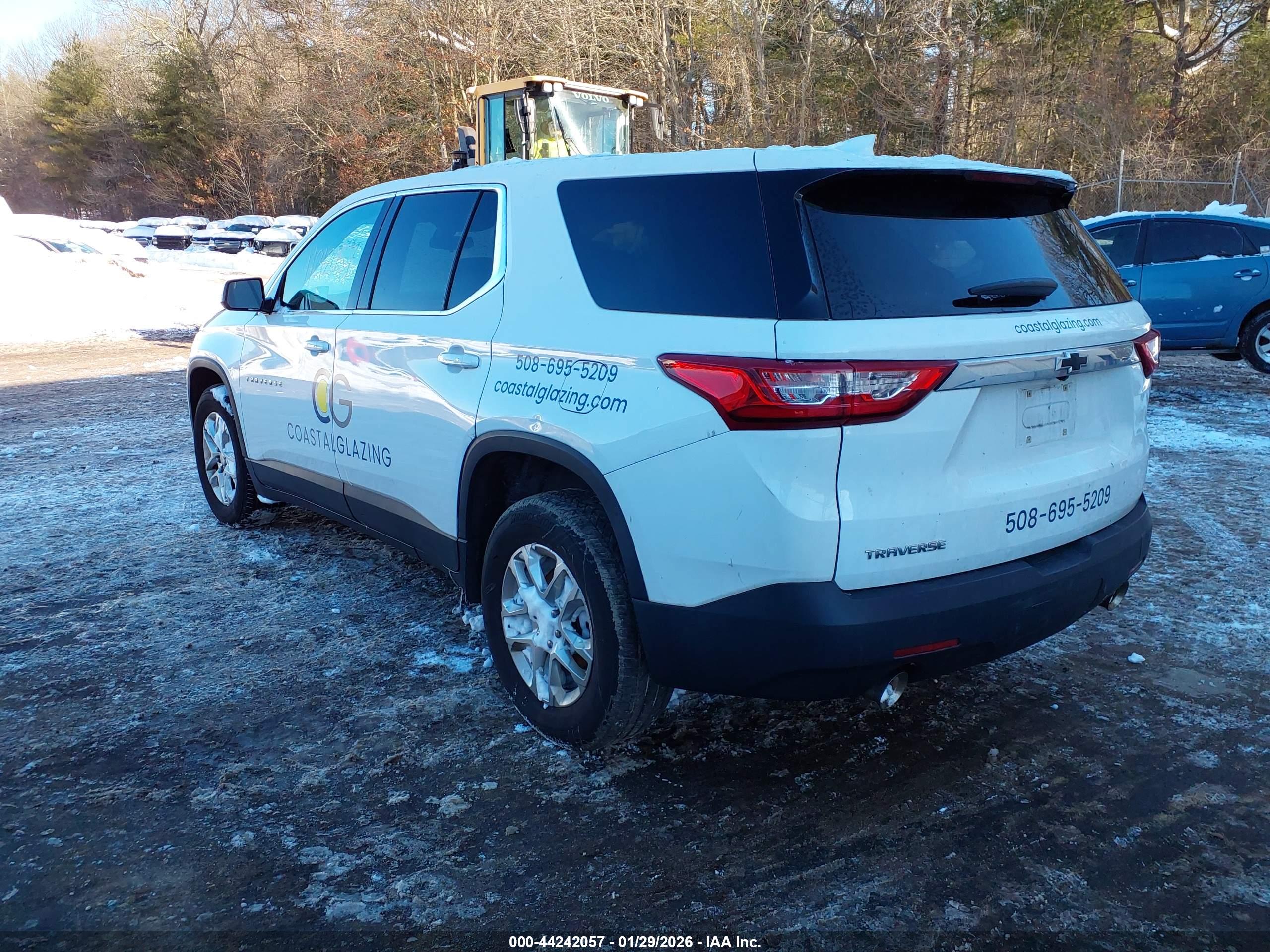 CHEVROLET TRAVERSE image 3