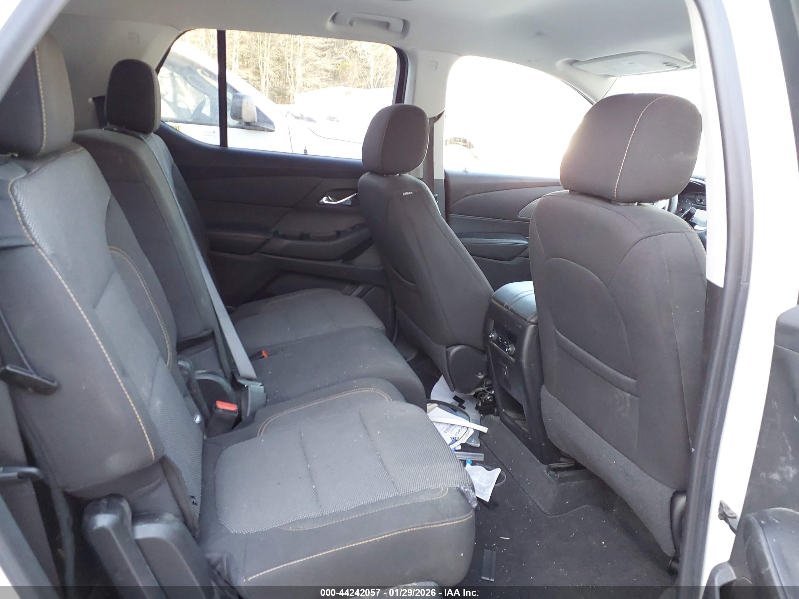 CHEVROLET TRAVERSE image 8