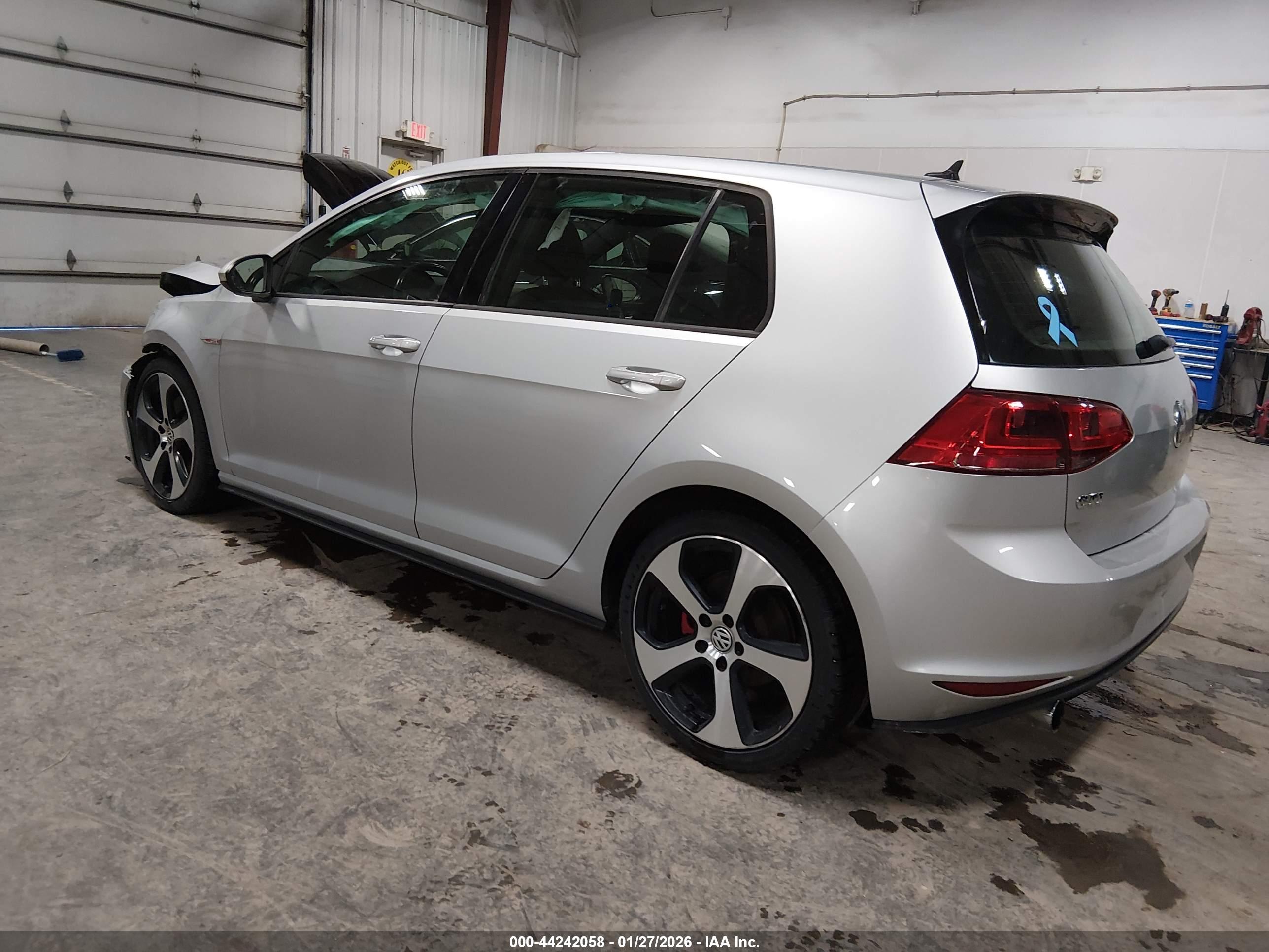 VOLKSWAGEN GOLF image 3