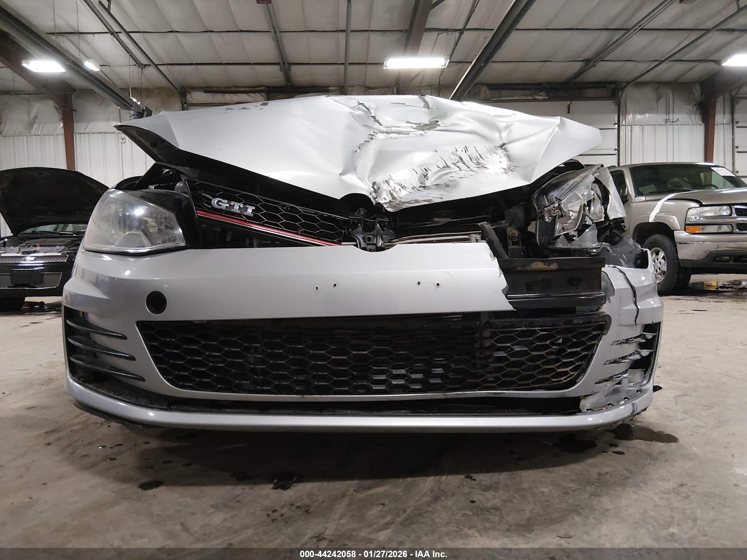 VOLKSWAGEN GOLF image 6