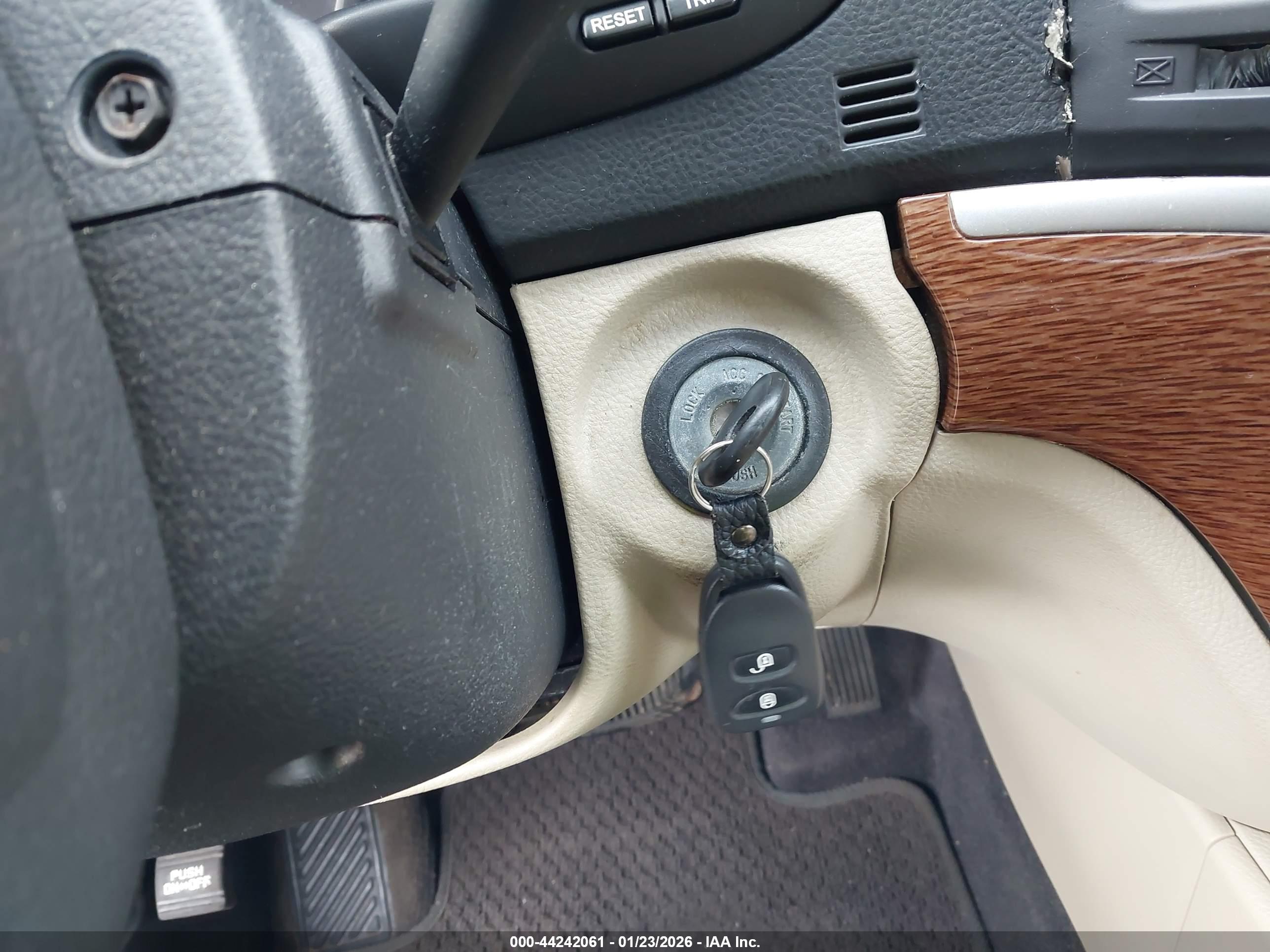 HYUNDAI SANTA image 11
