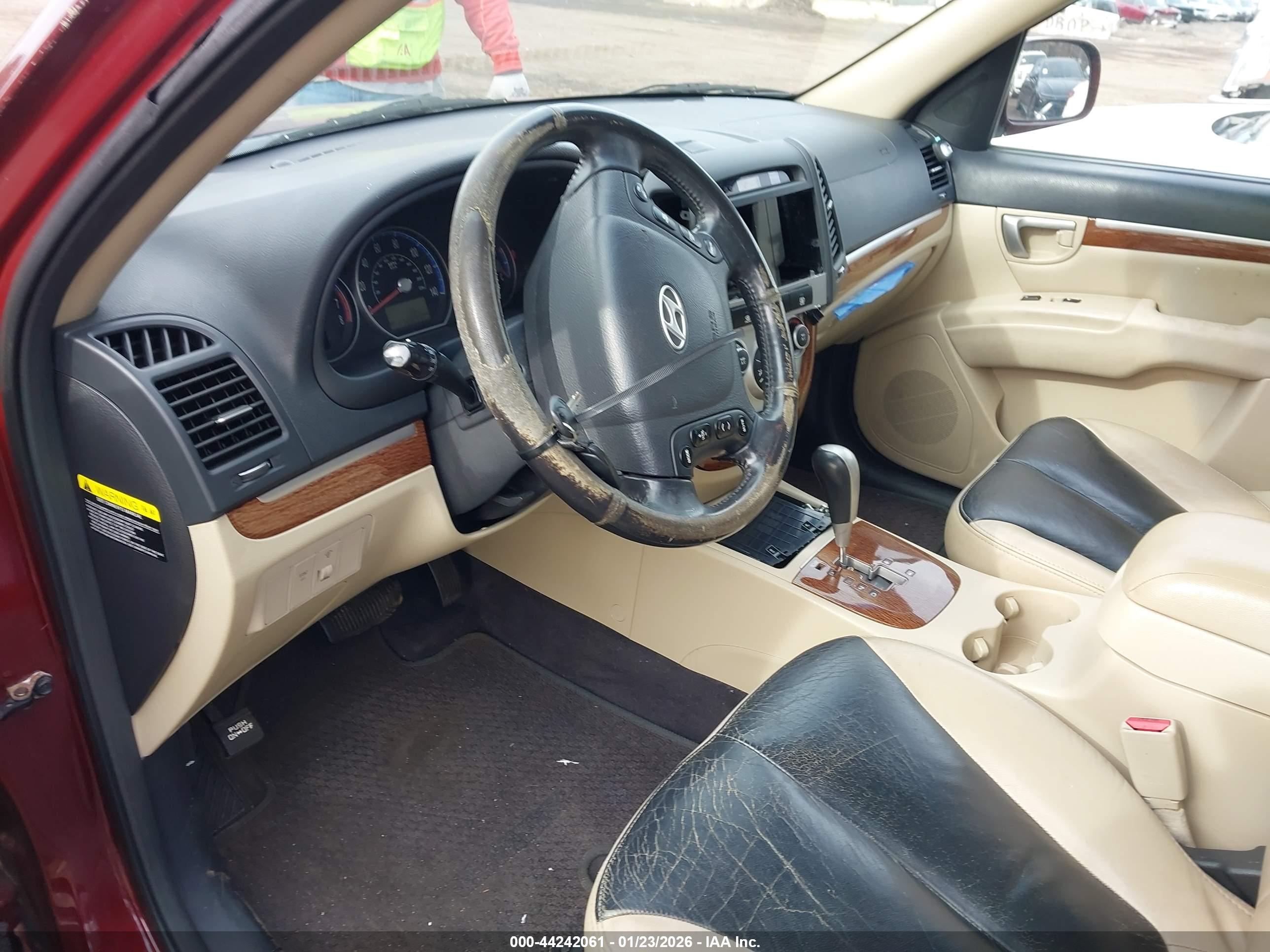 HYUNDAI SANTA image 5