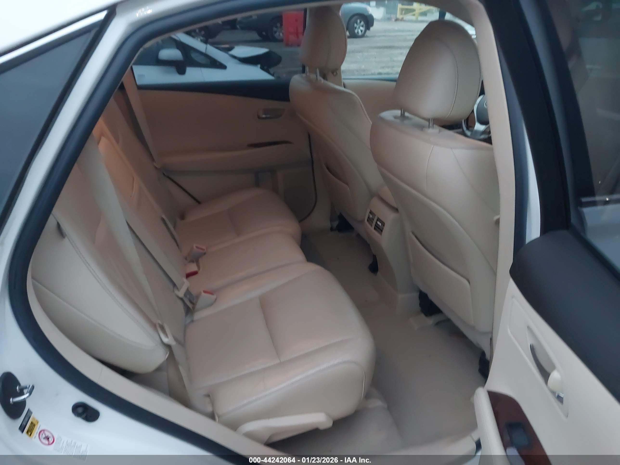 LEXUS RX image 8