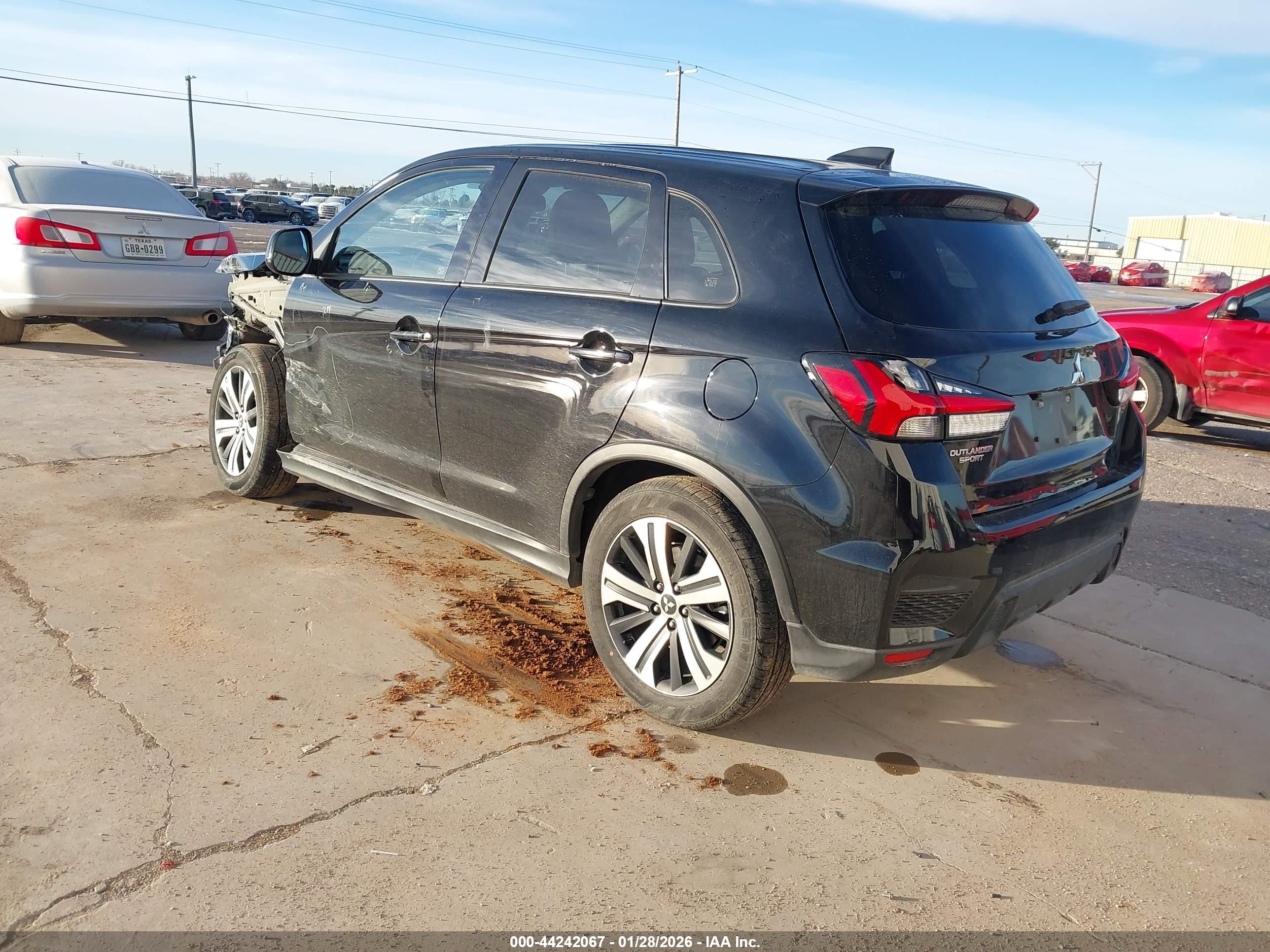 MITSUBISHI OUTLANDER image 3