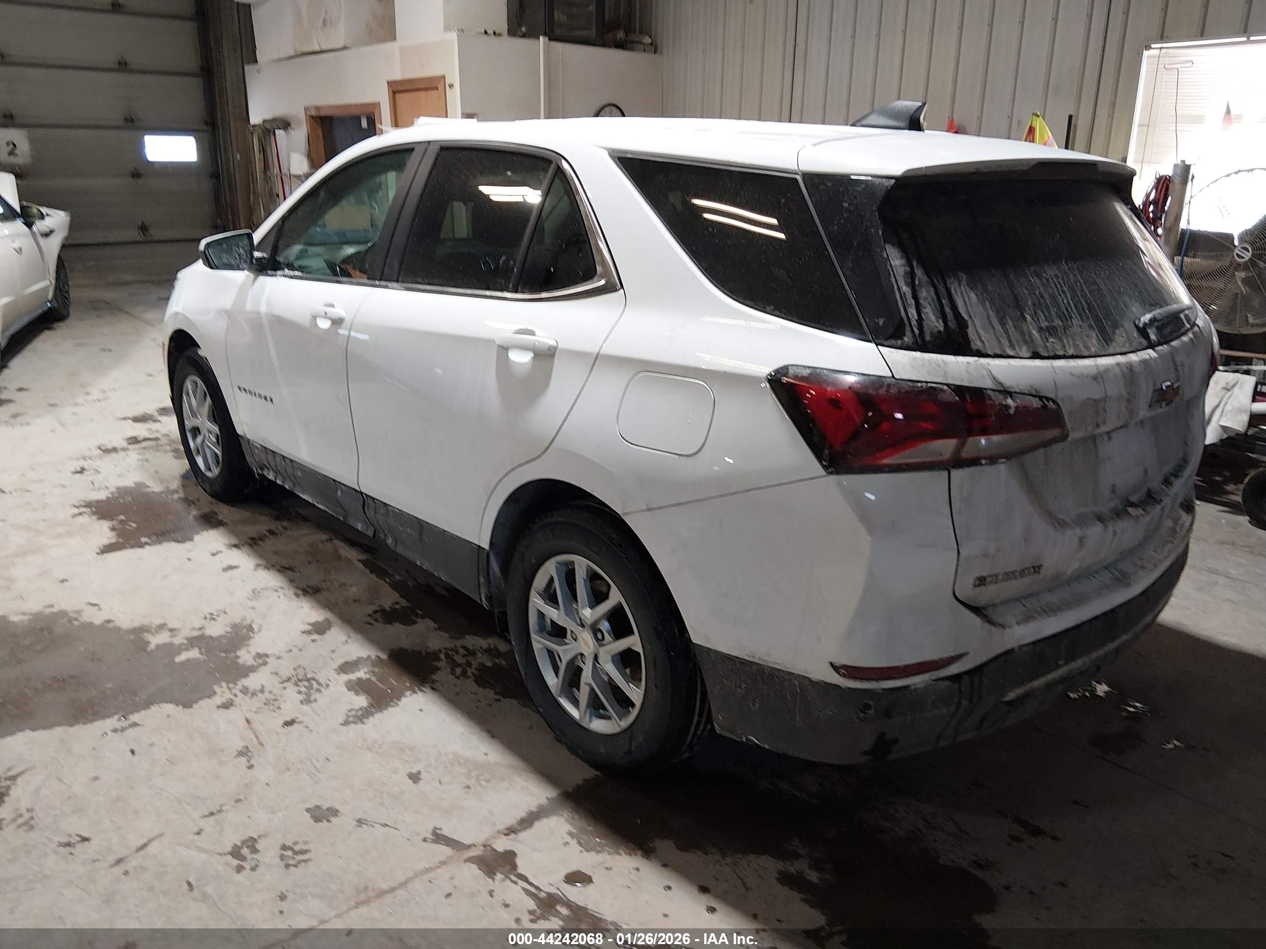 CHEVROLET EQUINOX image 3