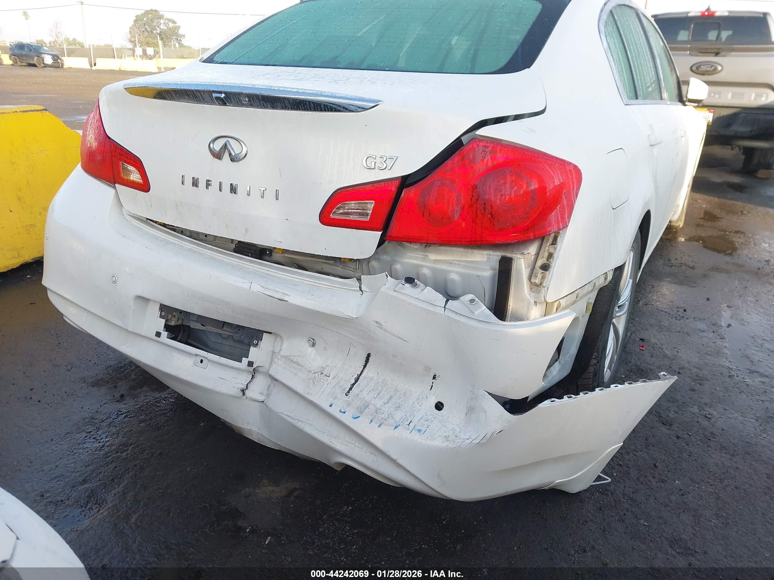 INFINITI G37 image 6