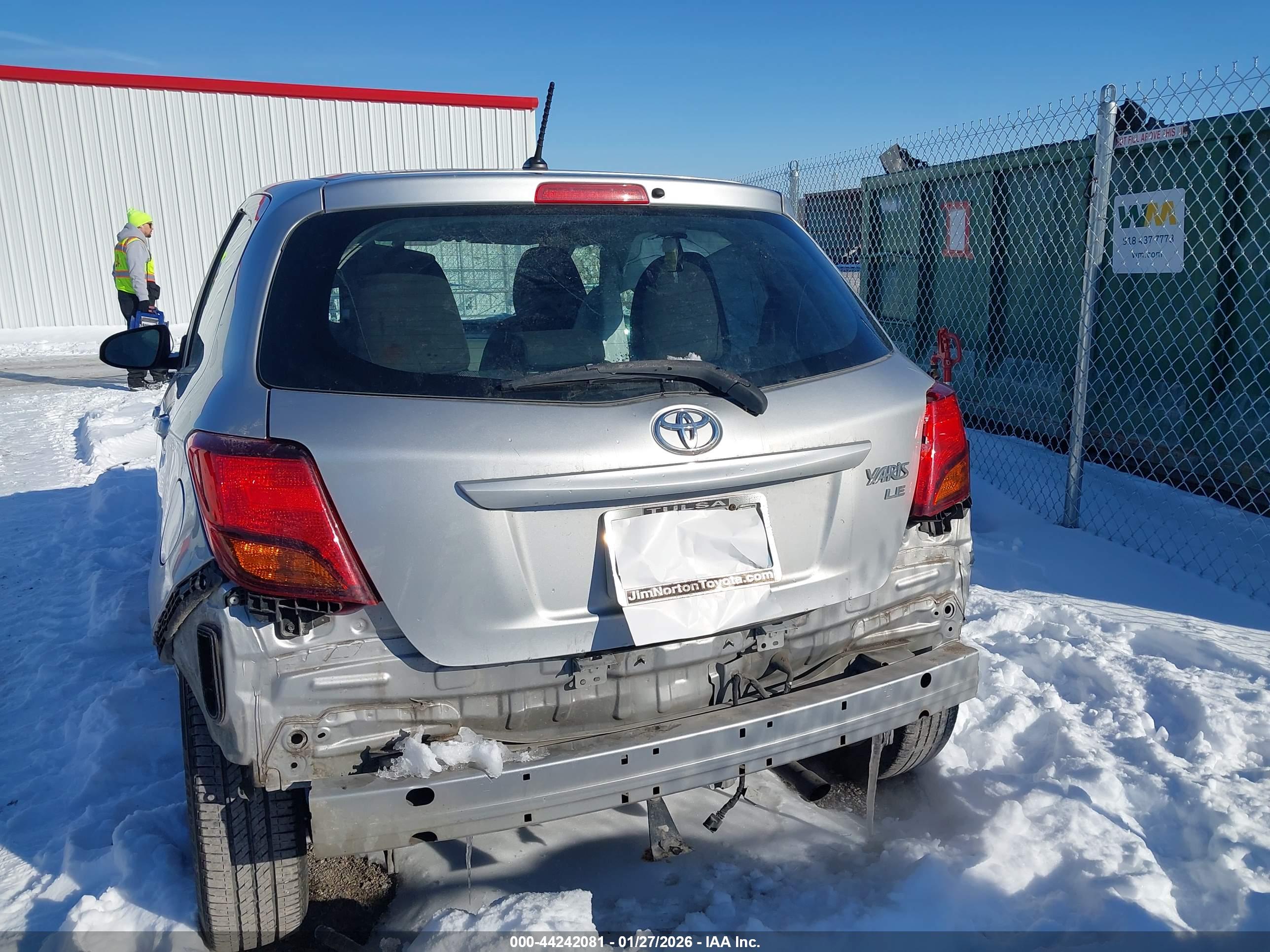 TOYOTA YARIS image 6