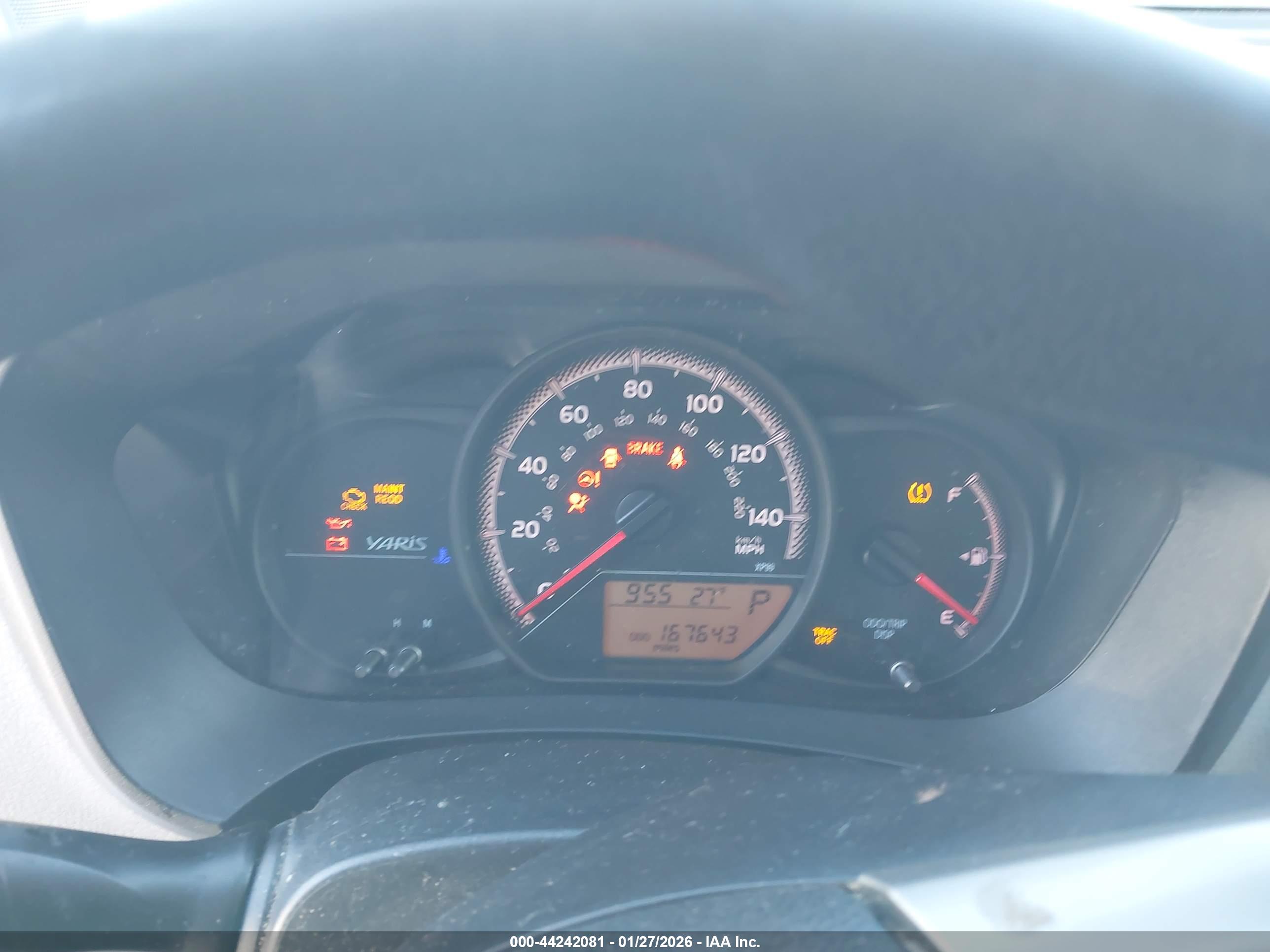 TOYOTA YARIS image 7