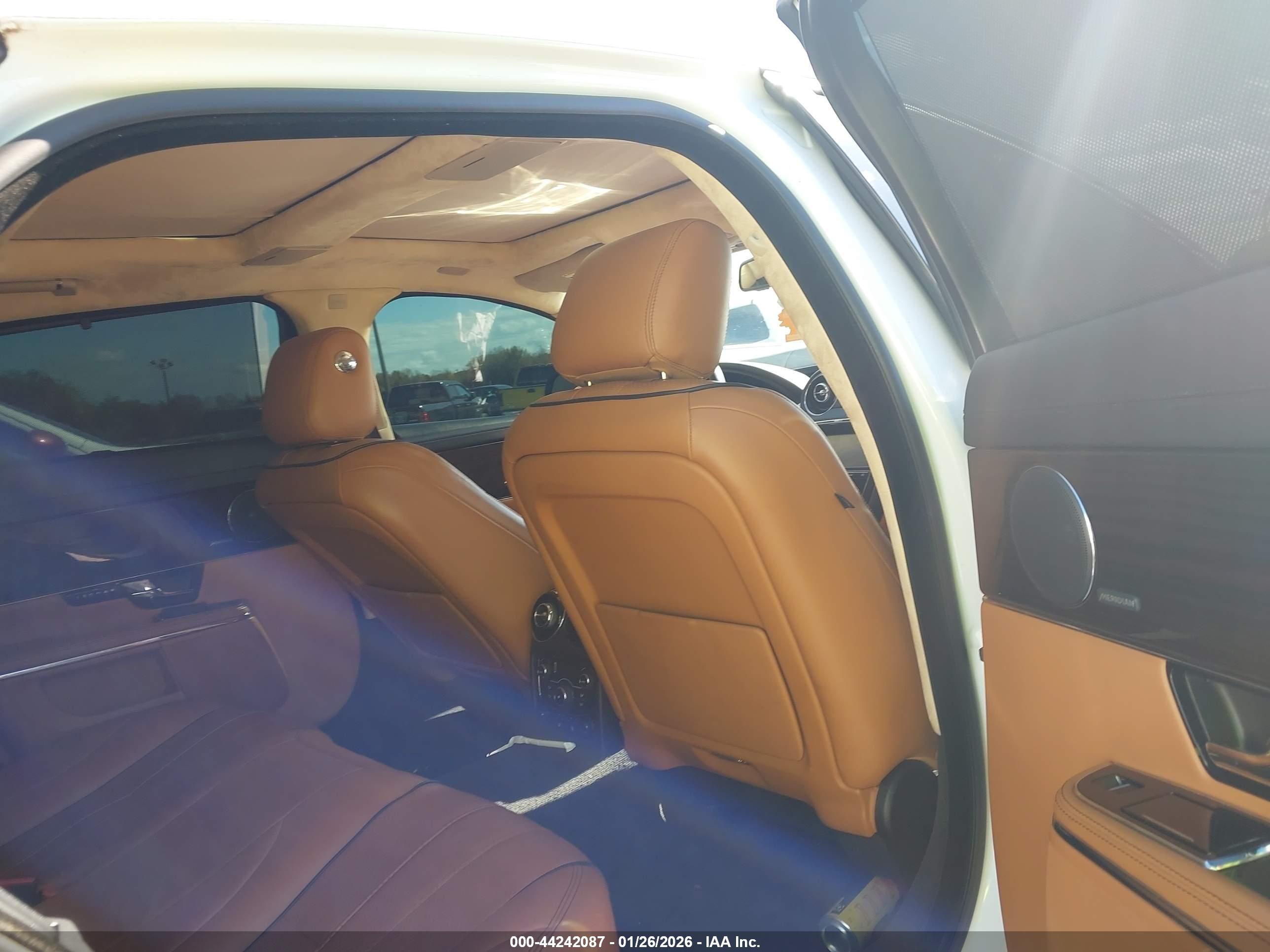 JAGUAR XJ image 8