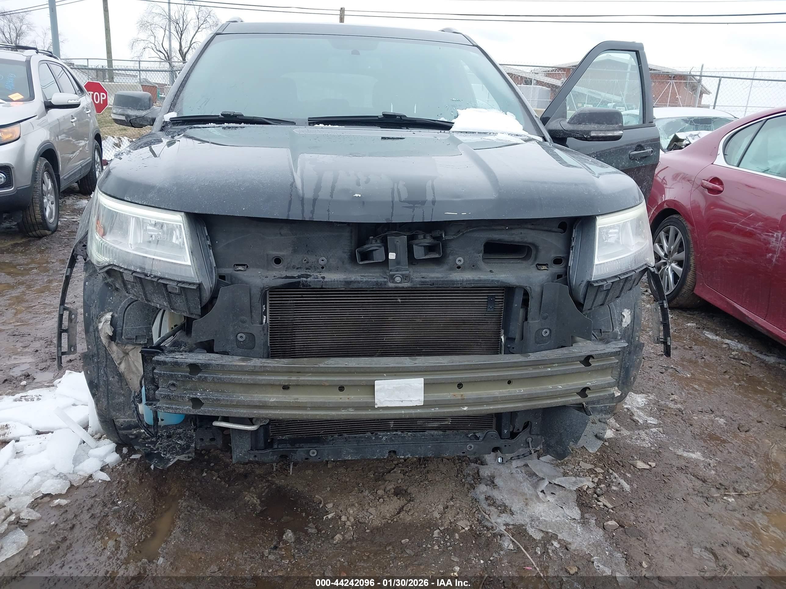 FORD EXPLORER image 6