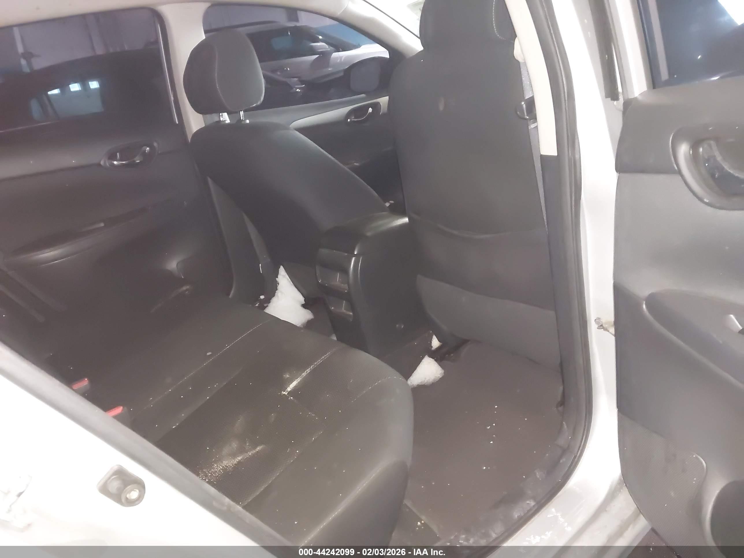 NISSAN SENTRA image 8