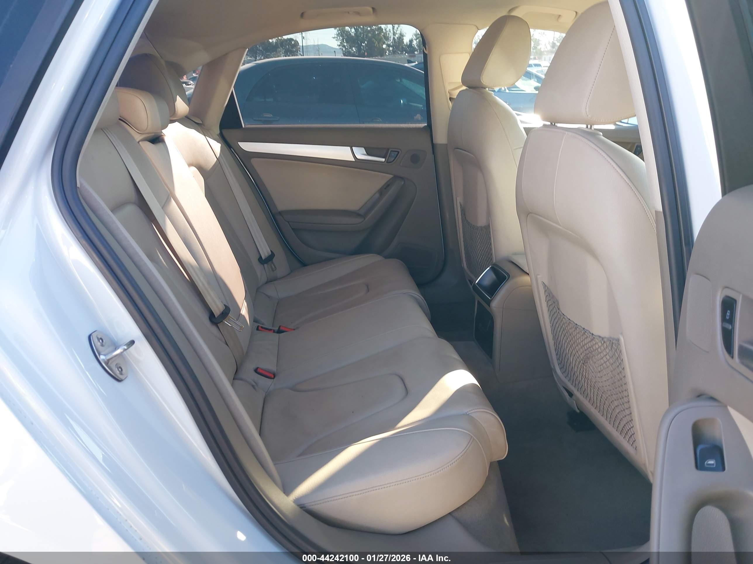 AUDI A4 image 8