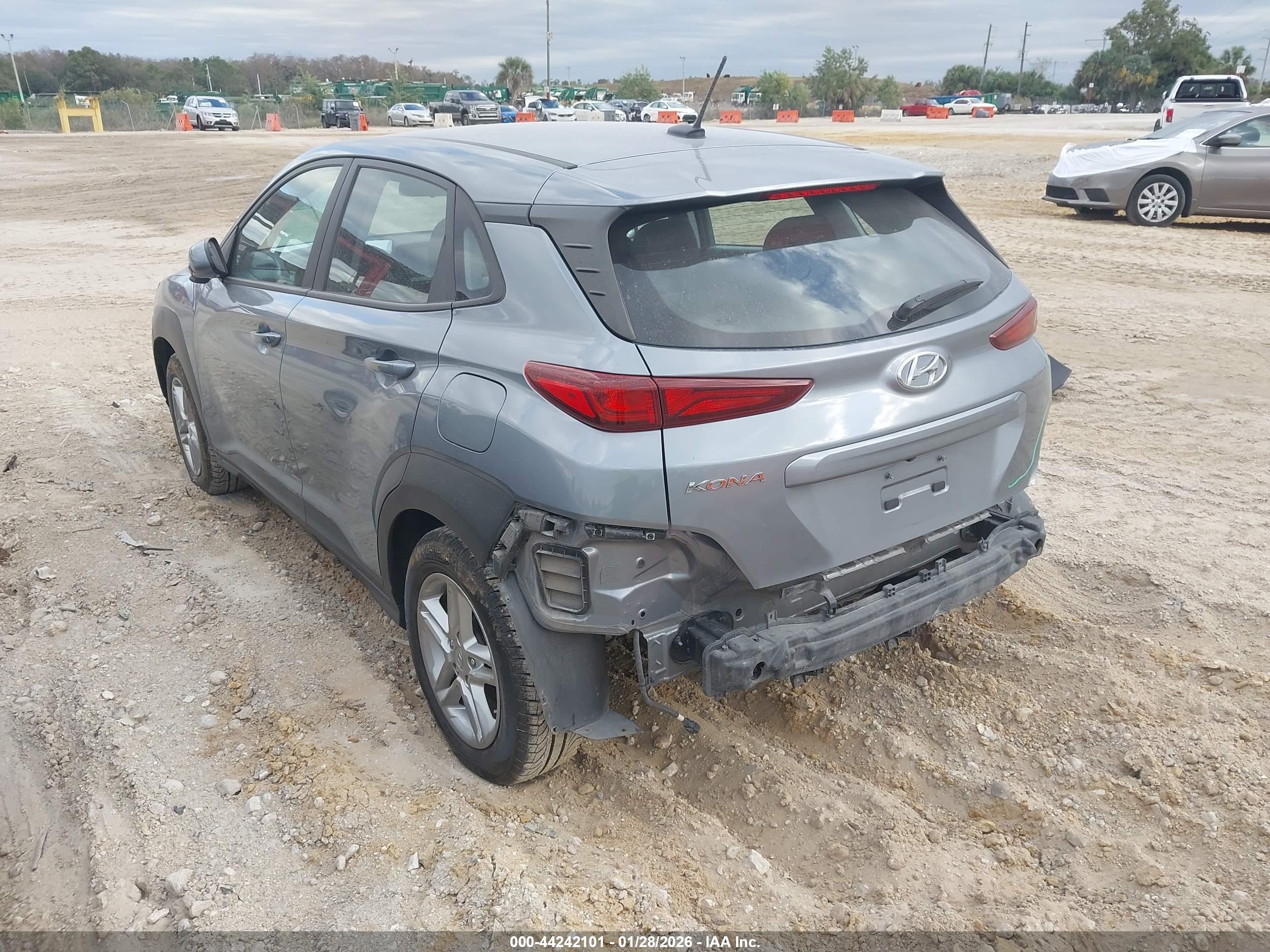 HYUNDAI KONA image 3