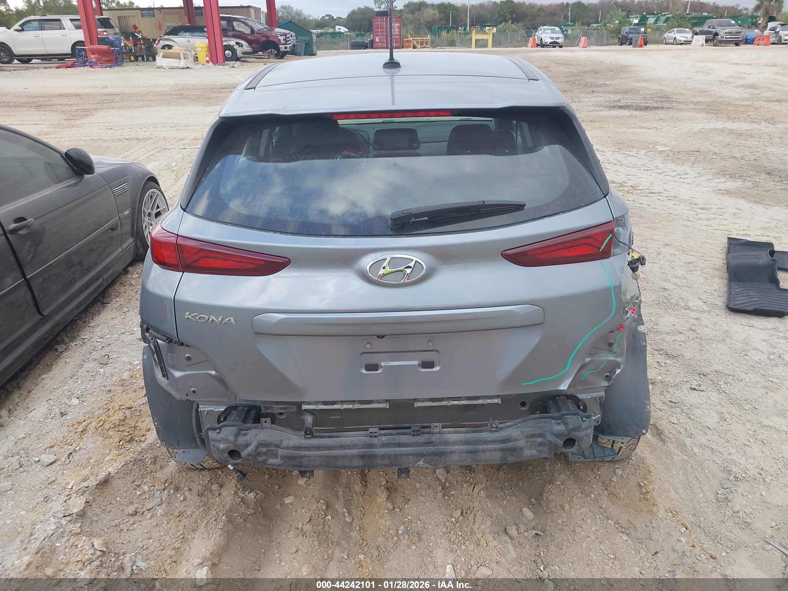 HYUNDAI KONA image 6