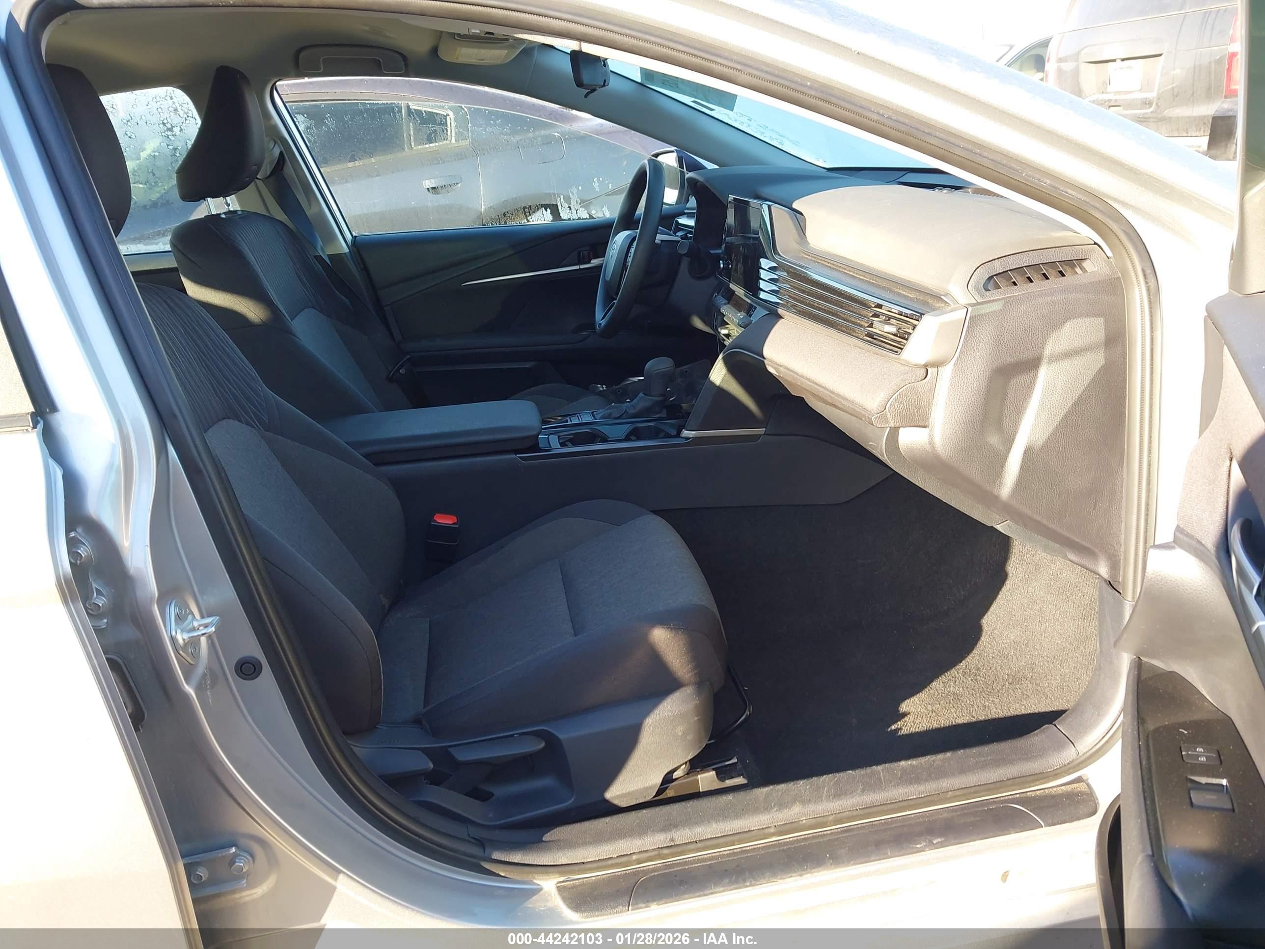 TOYOTA CAMRY image 5