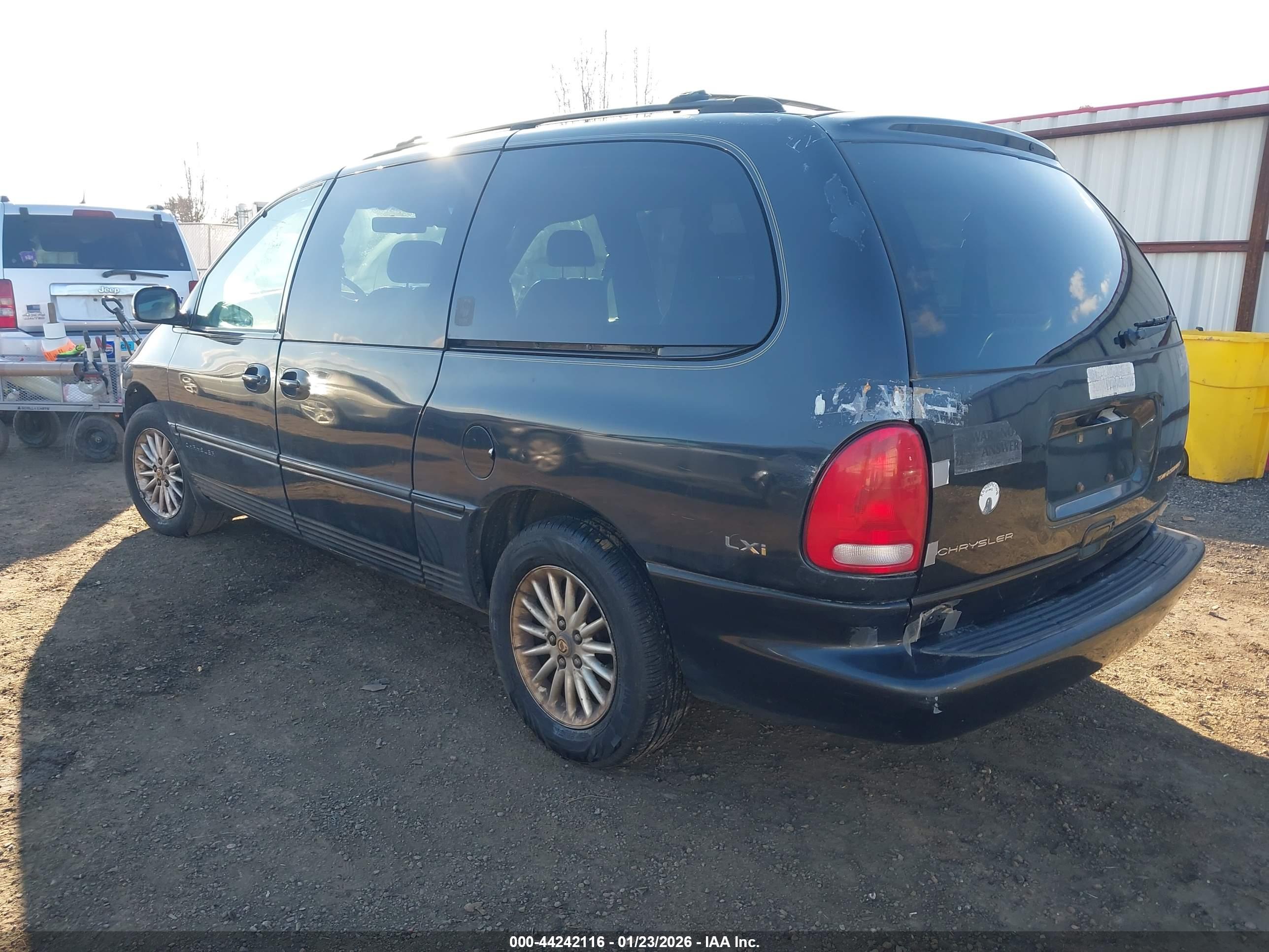 CHRYSLER TOWN image 3
