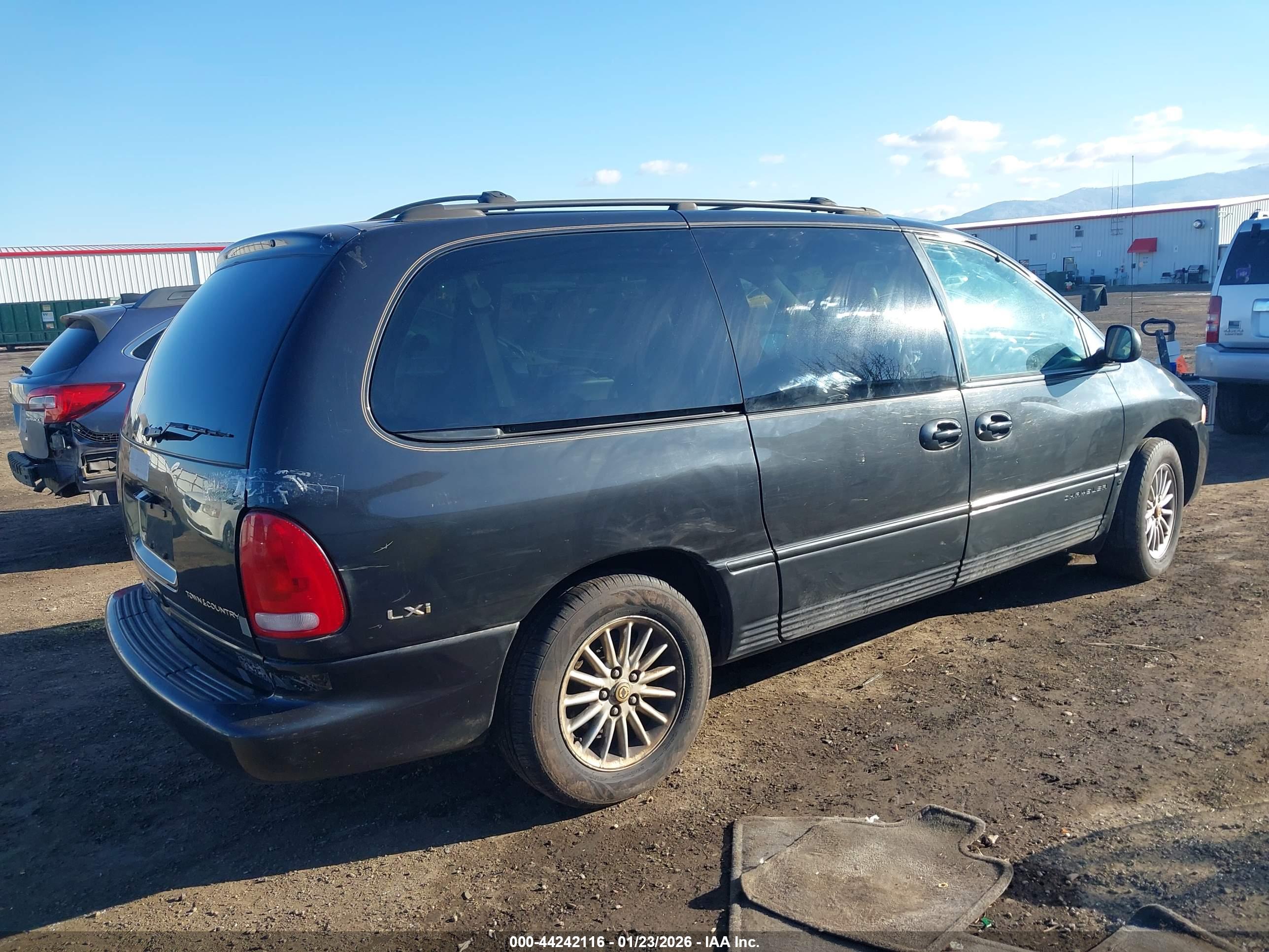 CHRYSLER TOWN image 4