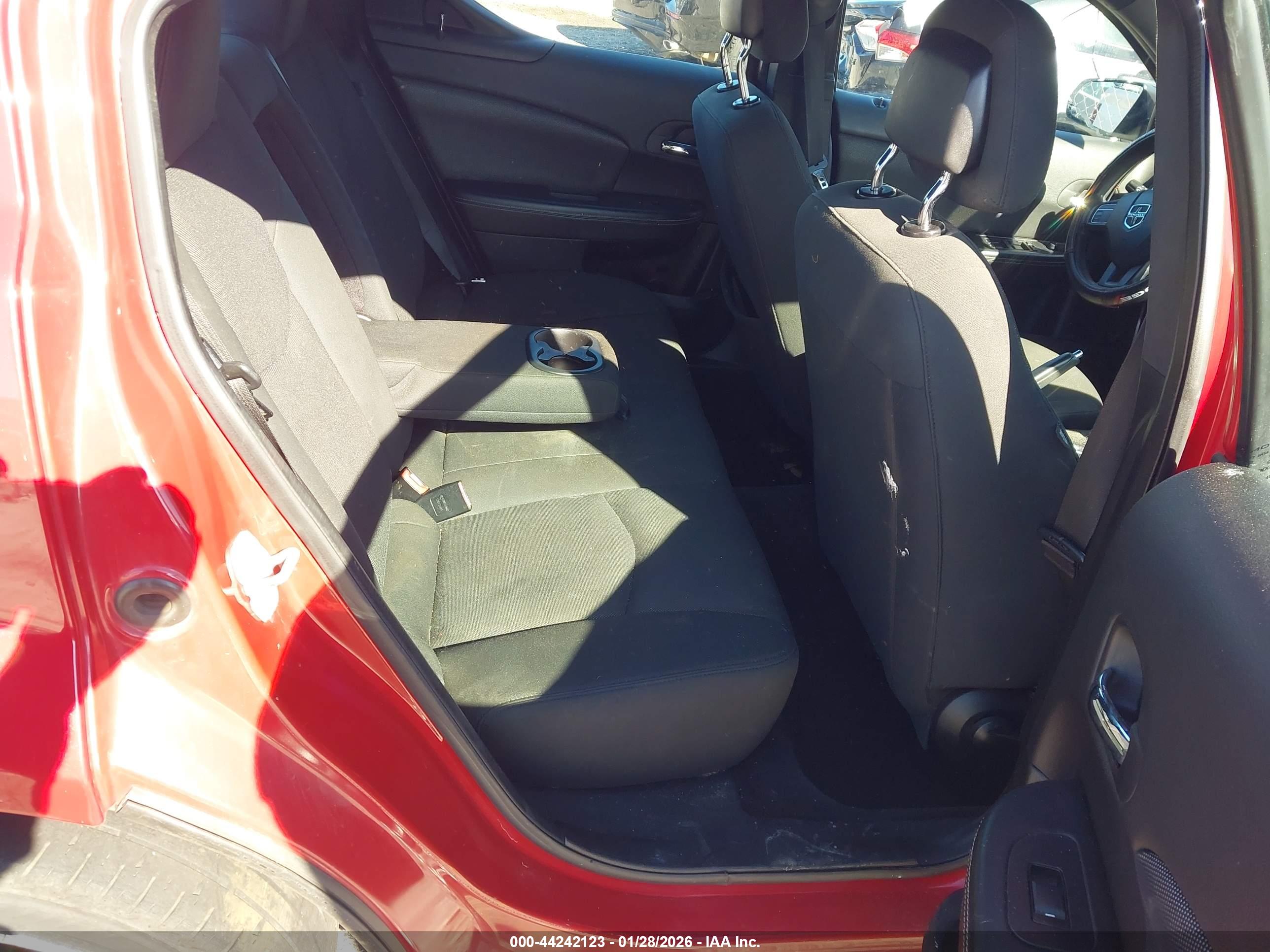 DODGE AVENGER image 8