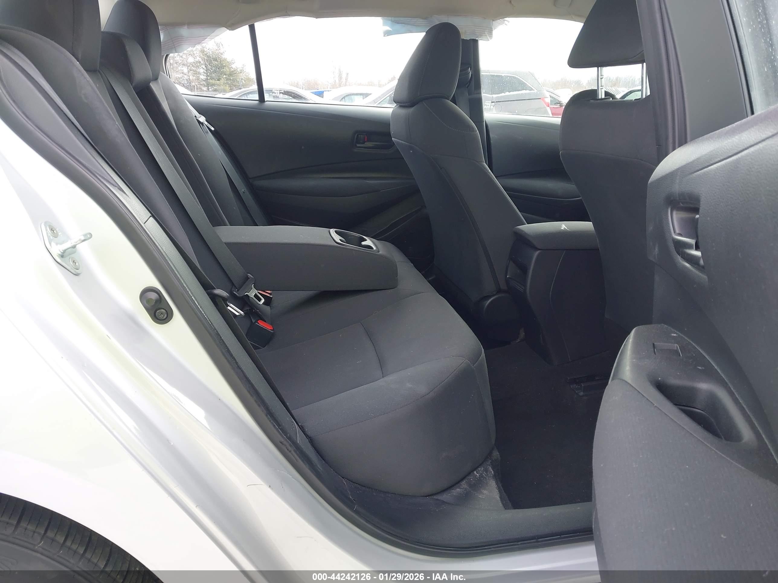 TOYOTA COROLLA image 8