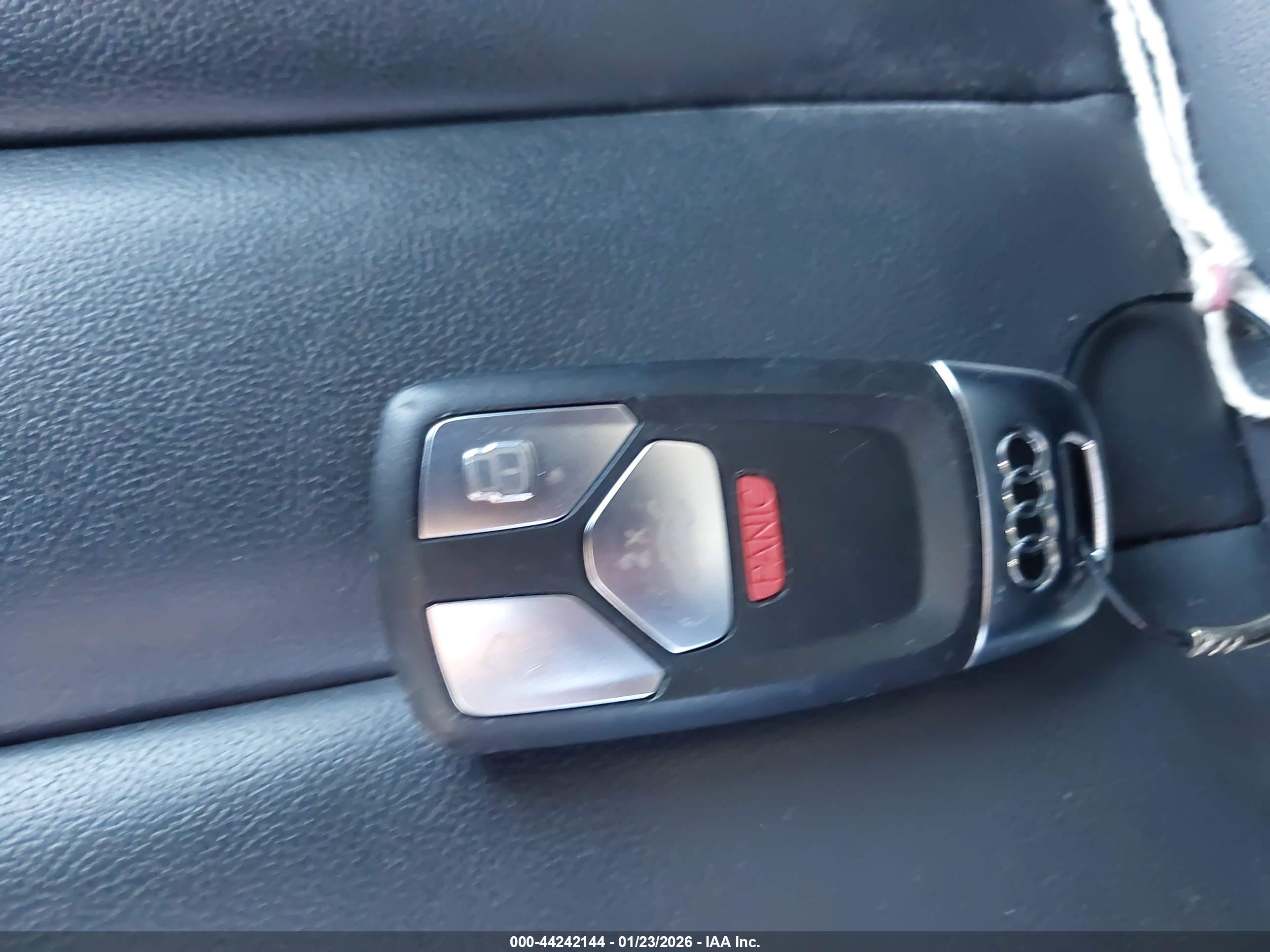 AUDI A4 image 11