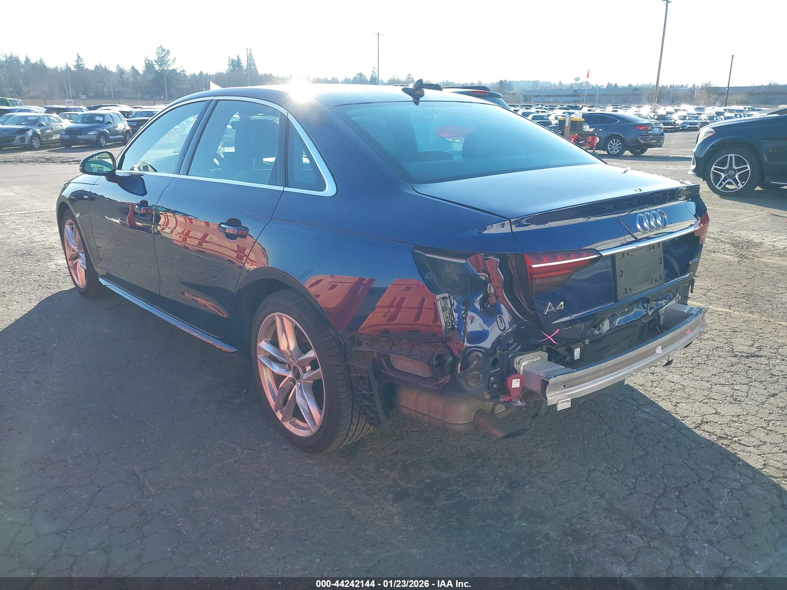 AUDI A4 image 3