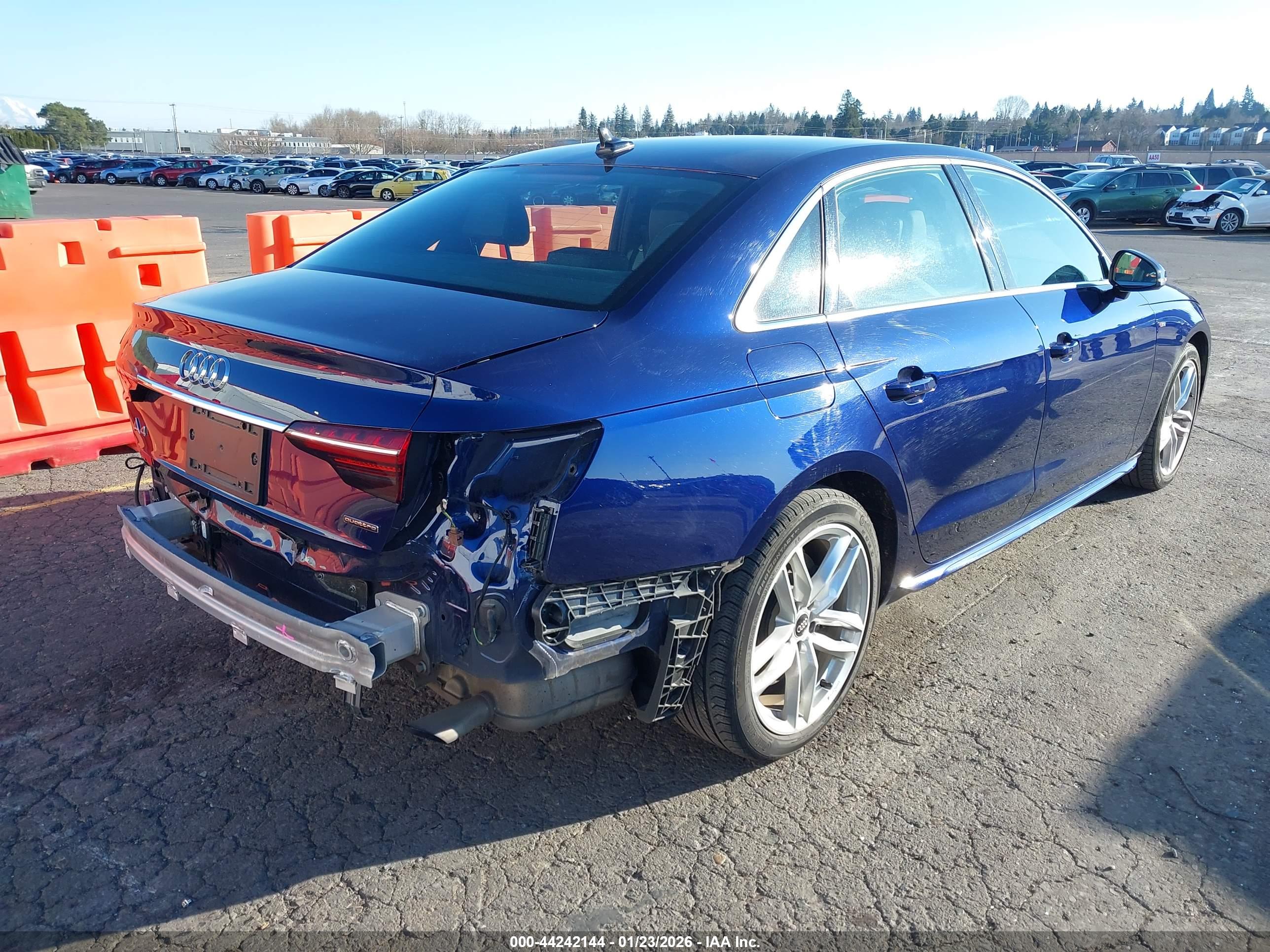 AUDI A4 image 4