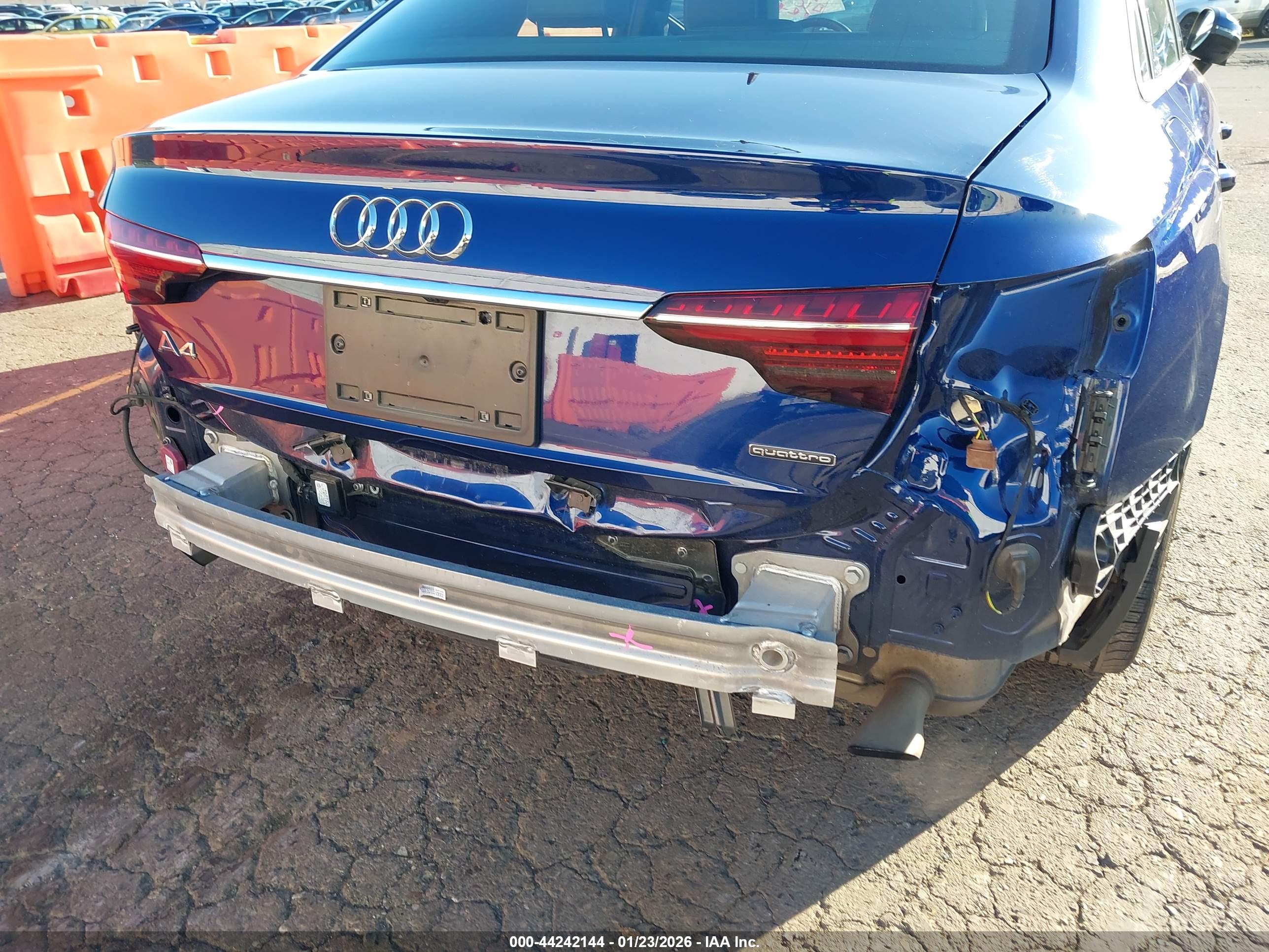 AUDI A4 image 6