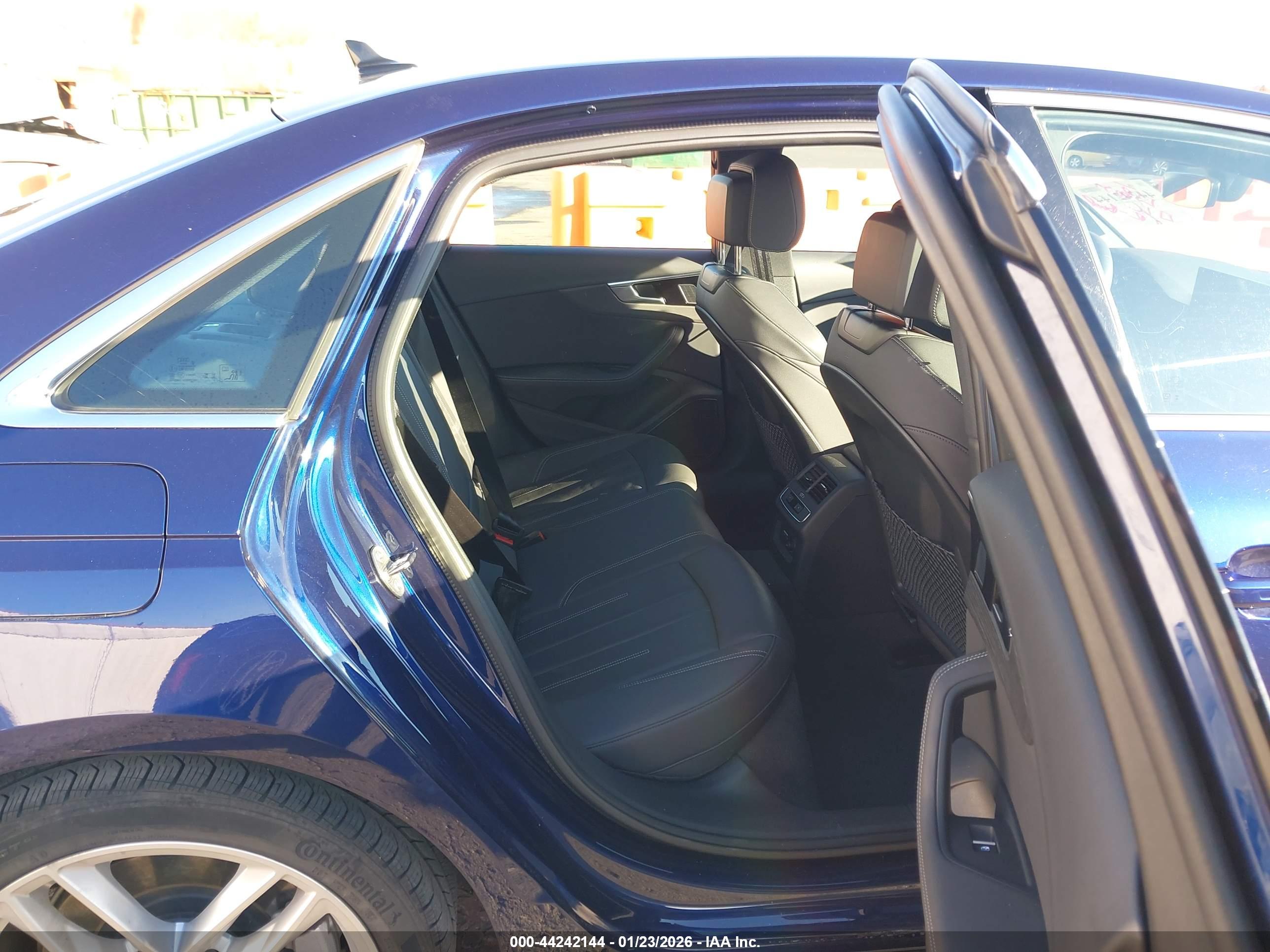 AUDI A4 image 8
